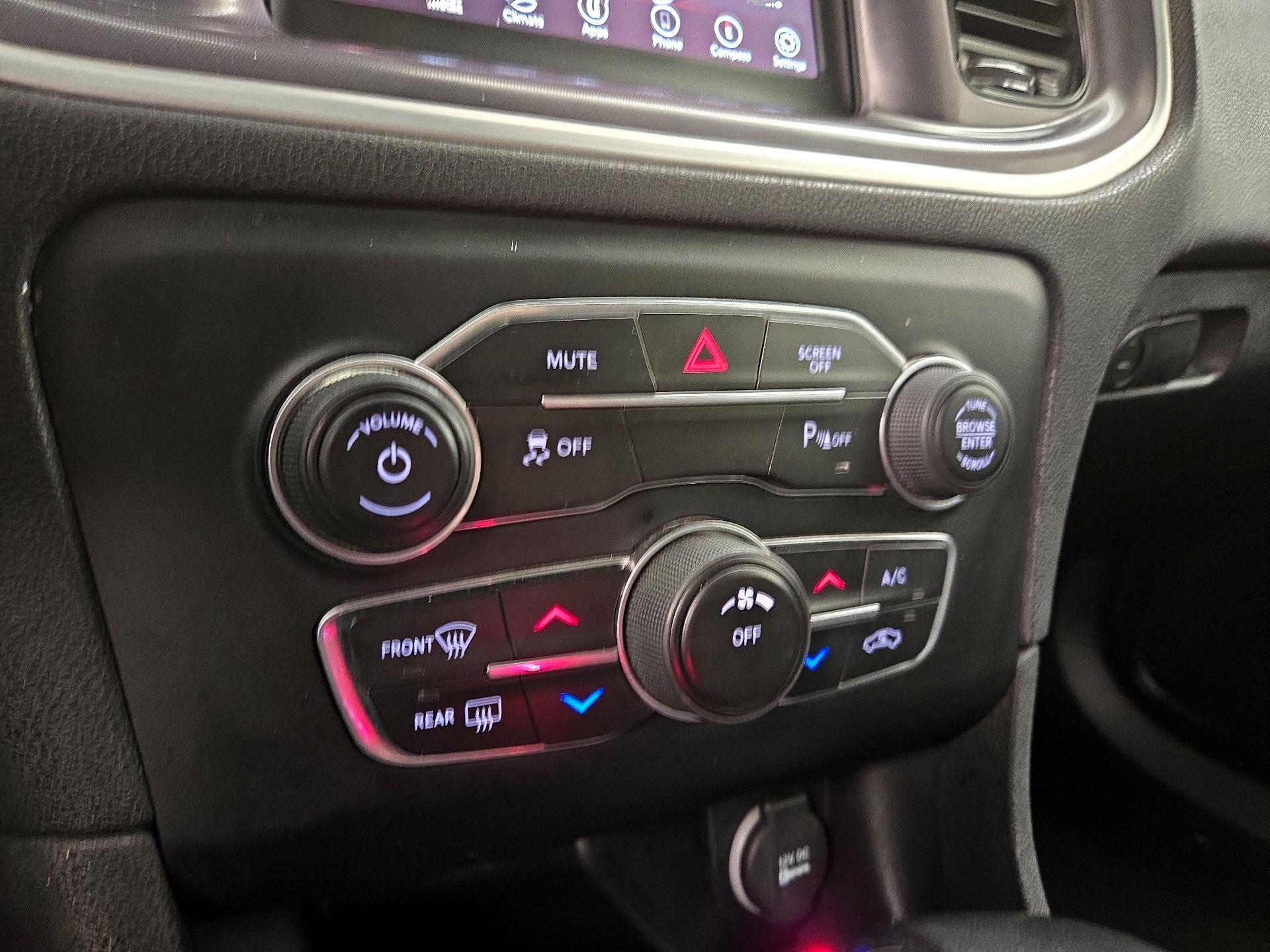 Thumbnail: 2020 Dodge Charger - 16