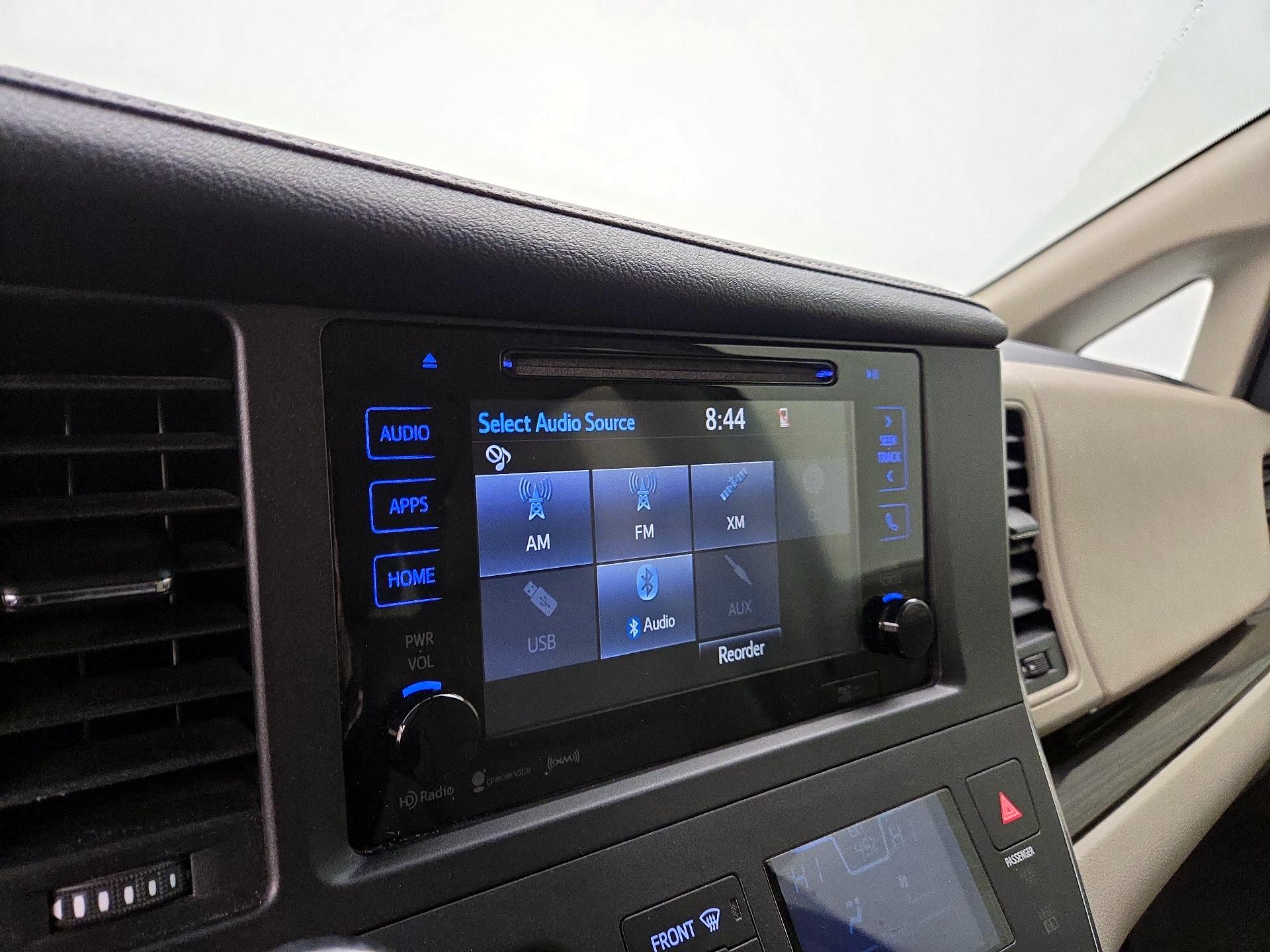 Thumbnail: 2017 Toyota Sienna - 15