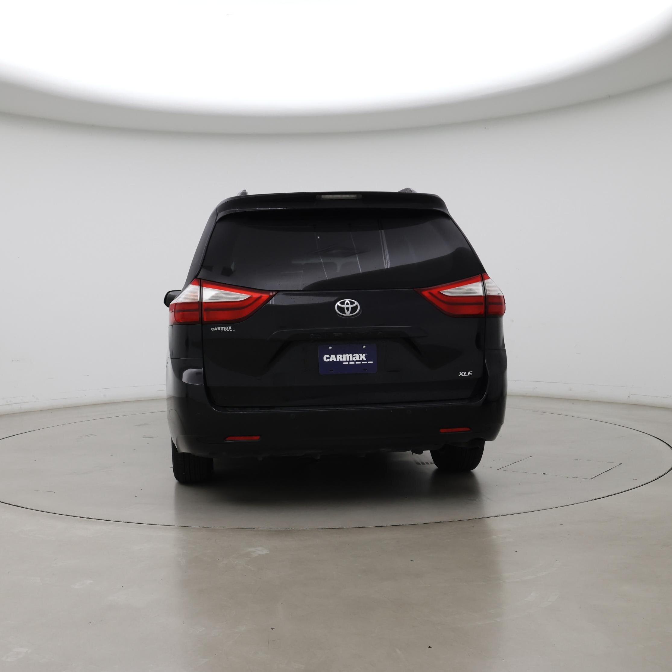 Thumbnail: 2017 Toyota Sienna - 6