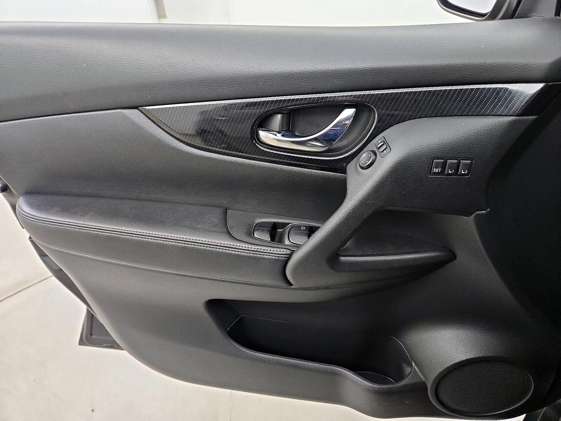 Thumbnail: 2019 Nissan Rogue - 12