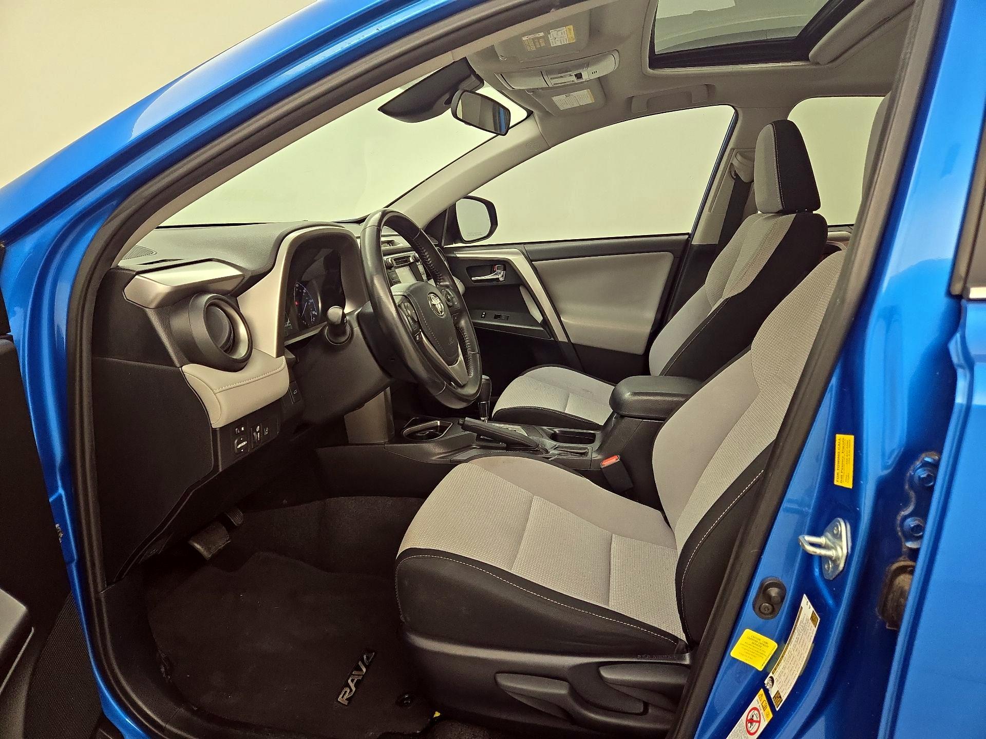 Thumbnail: 2017 Toyota RAV4 - 11