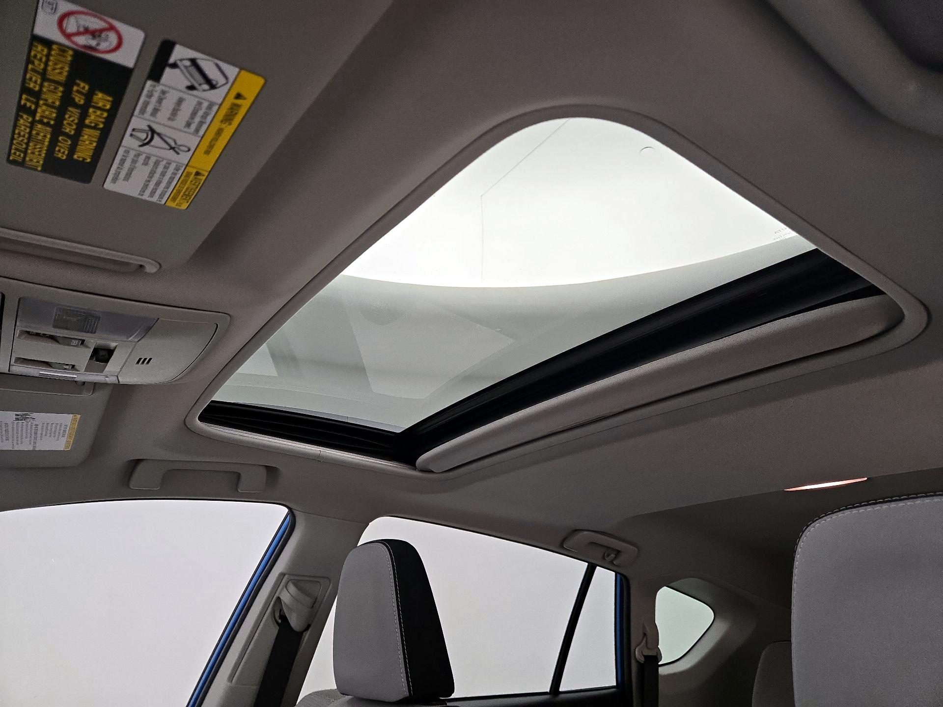 Thumbnail: 2017 Toyota RAV4 - 19