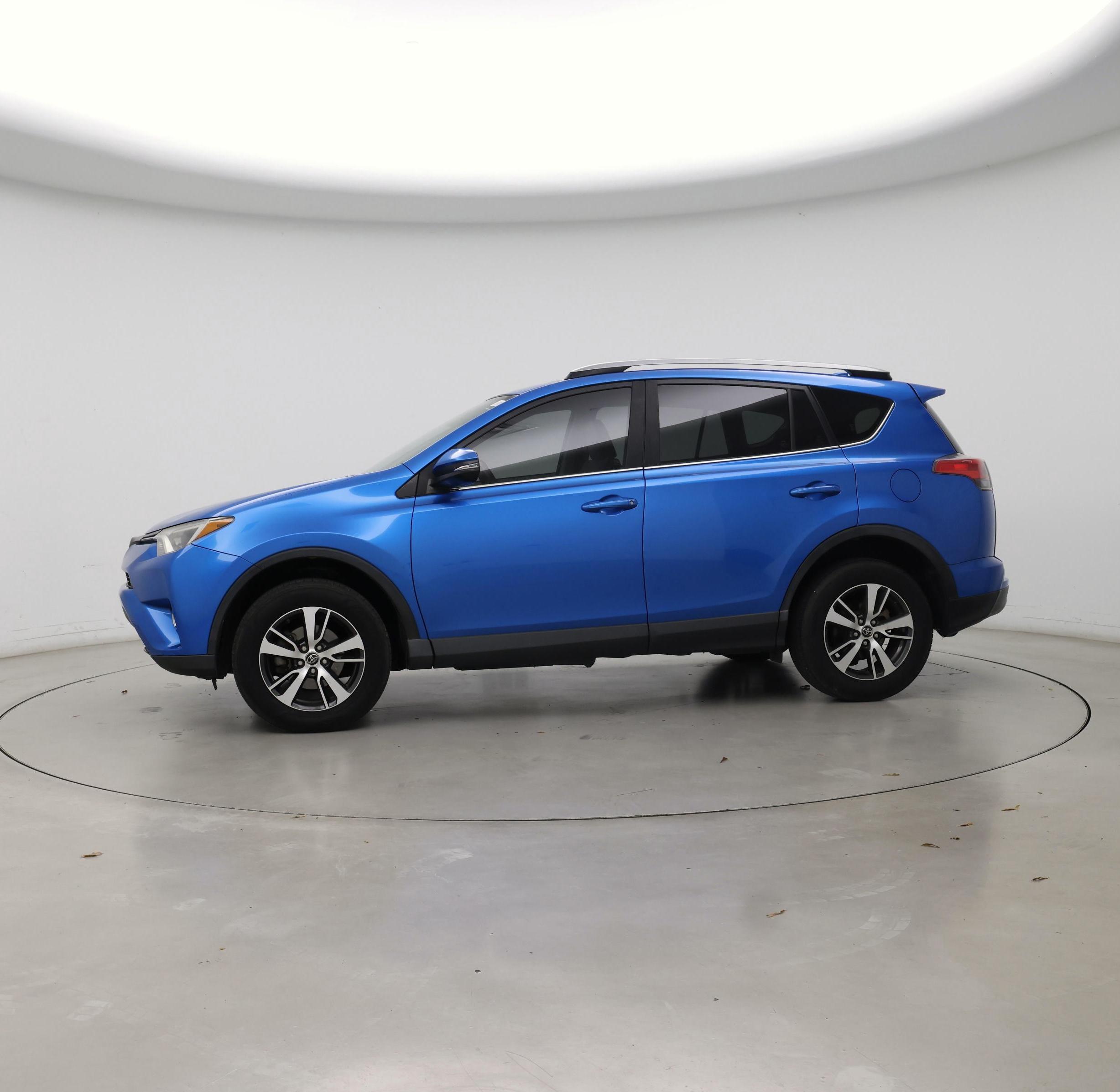 Thumbnail: 2017 Toyota RAV4 - 3