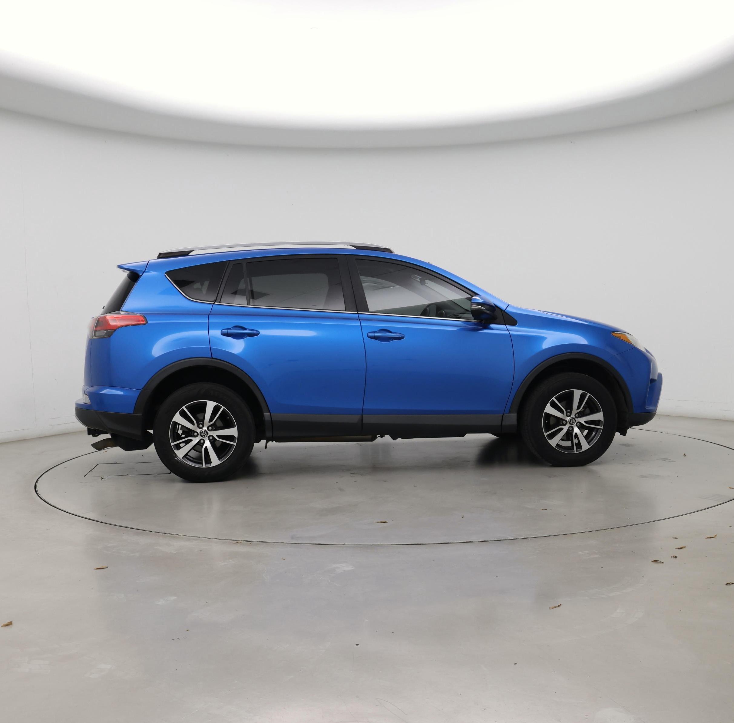 Thumbnail: 2017 Toyota RAV4 - 7