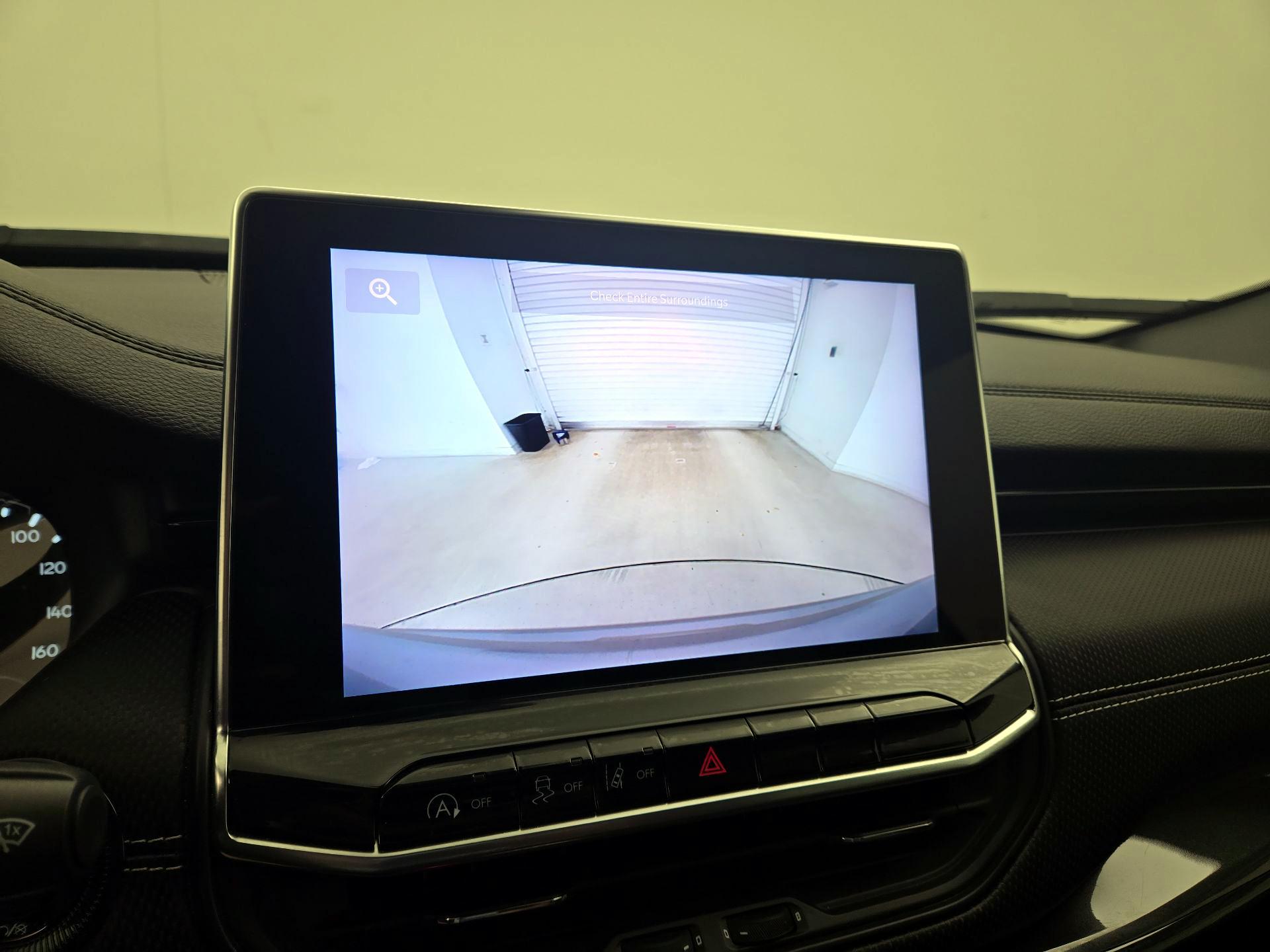 Thumbnail: 2022 Jeep Compass - 14