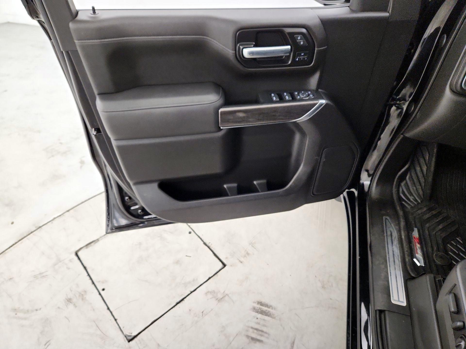 Thumbnail: 2021 Chevrolet Silverado 1500 - 12