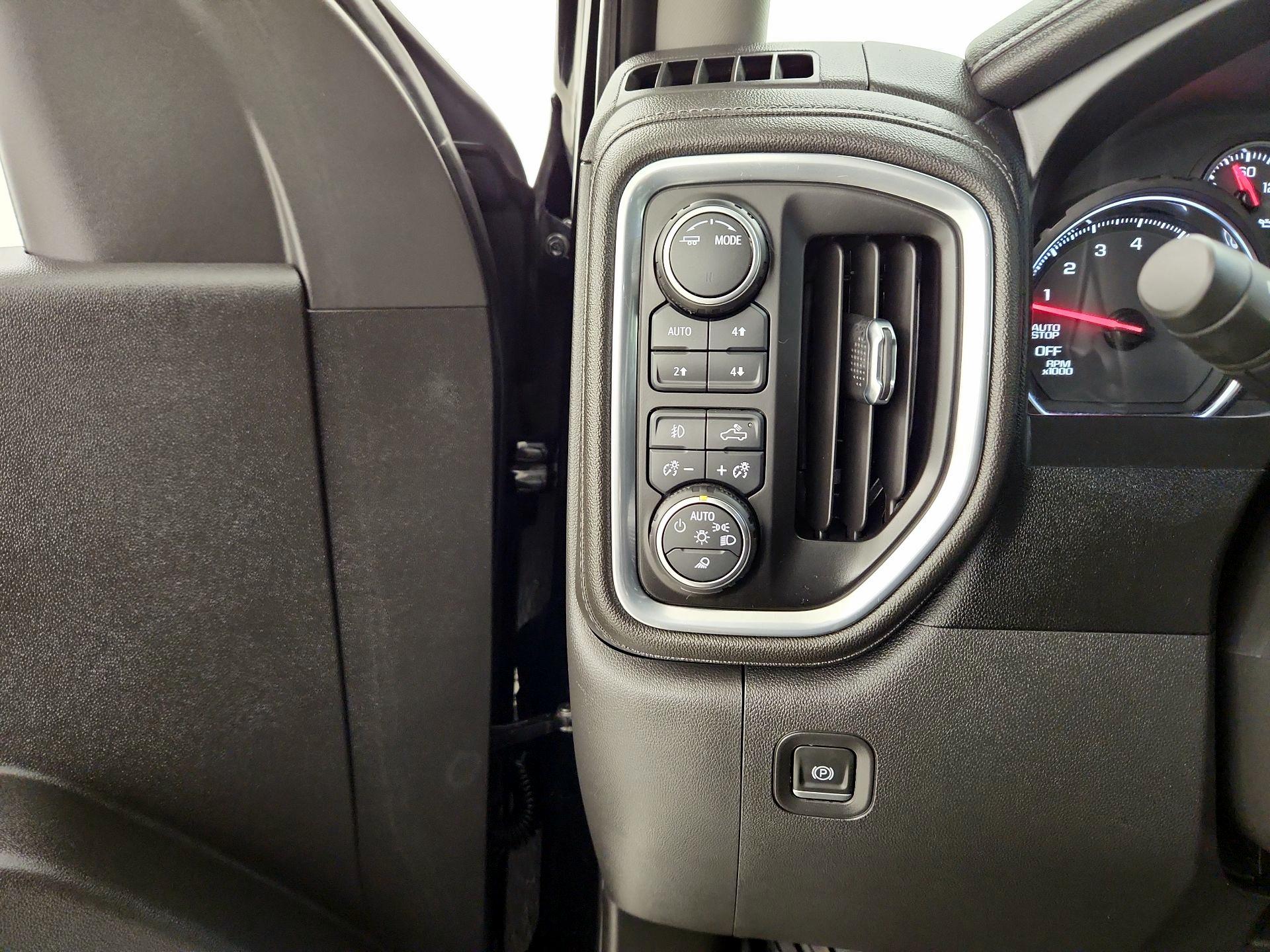 Thumbnail: 2021 Chevrolet Silverado 1500 - 13