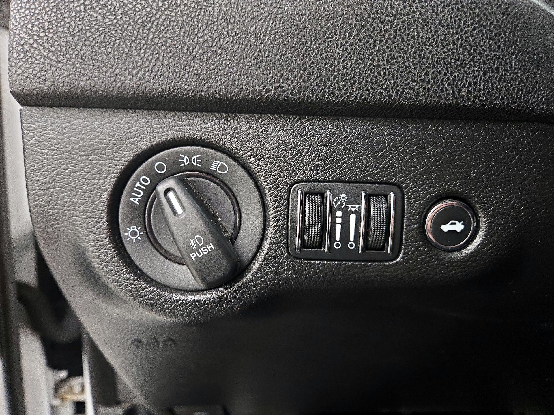 Thumbnail: 2019 Dodge Charger - 13