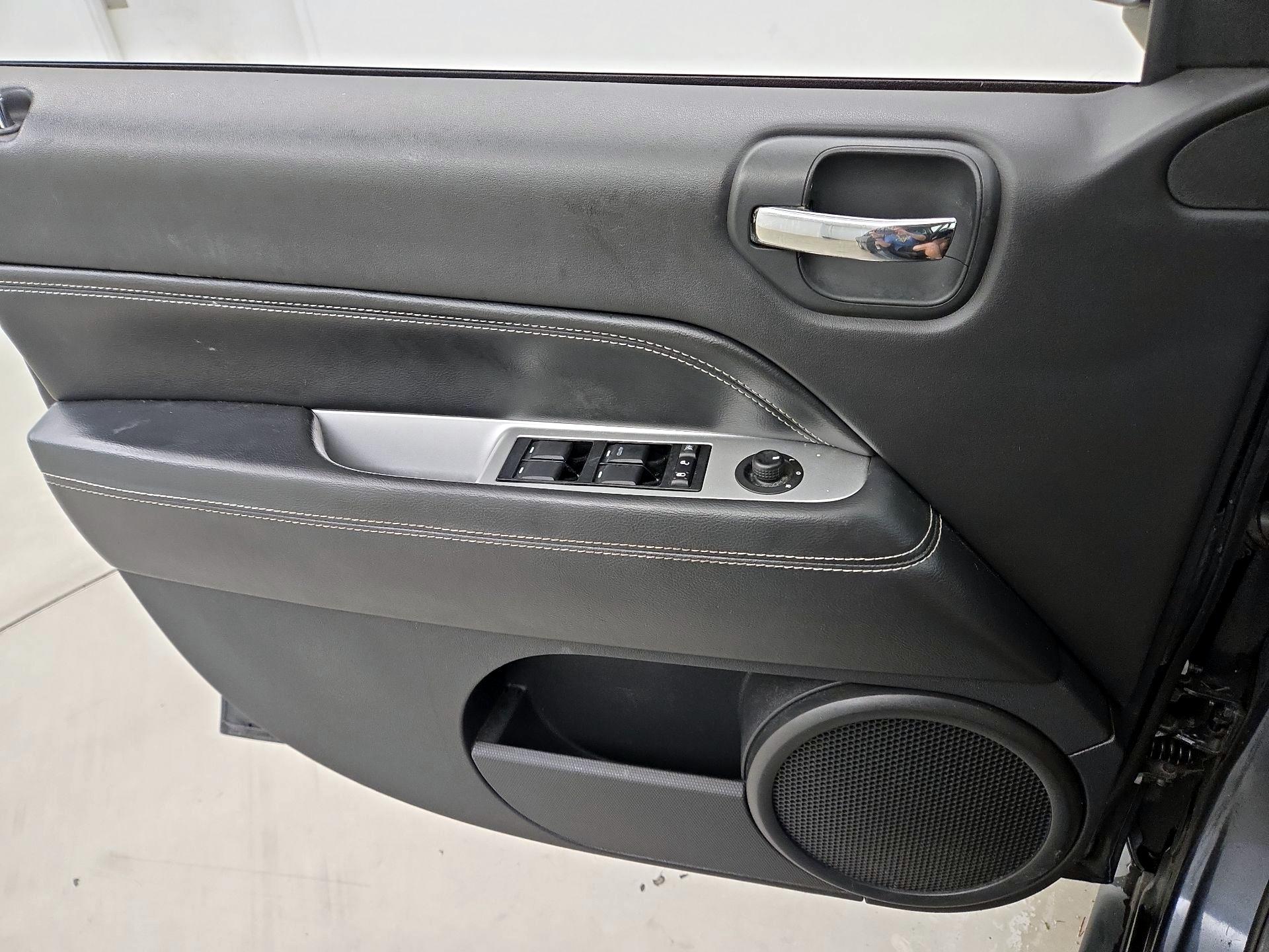 Thumbnail: 2014 Jeep Compass - 12