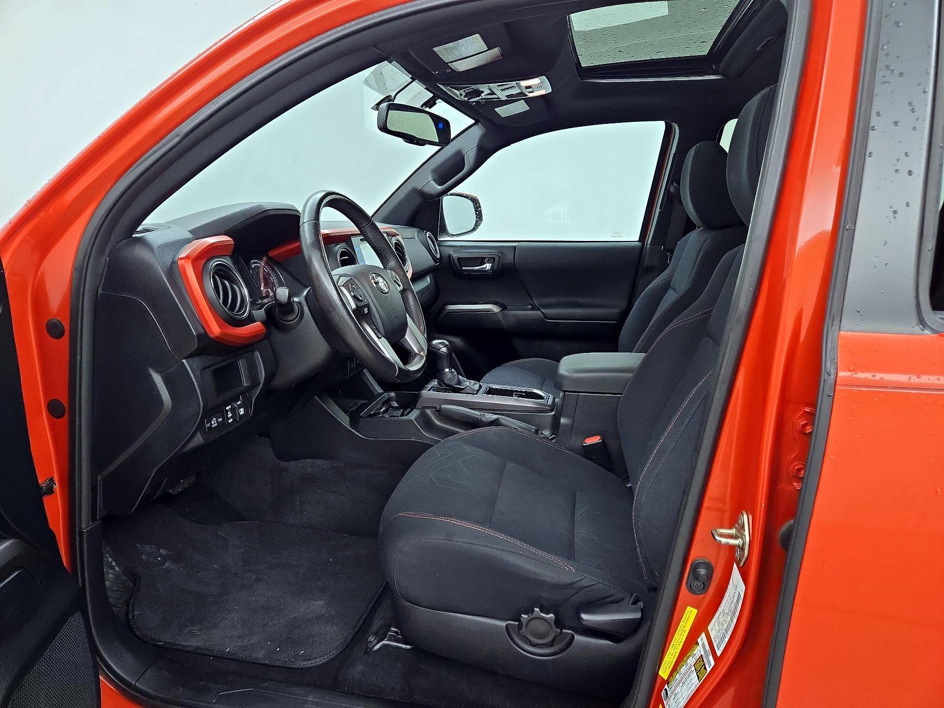 Thumbnail: 2017 Toyota Tacoma - 11