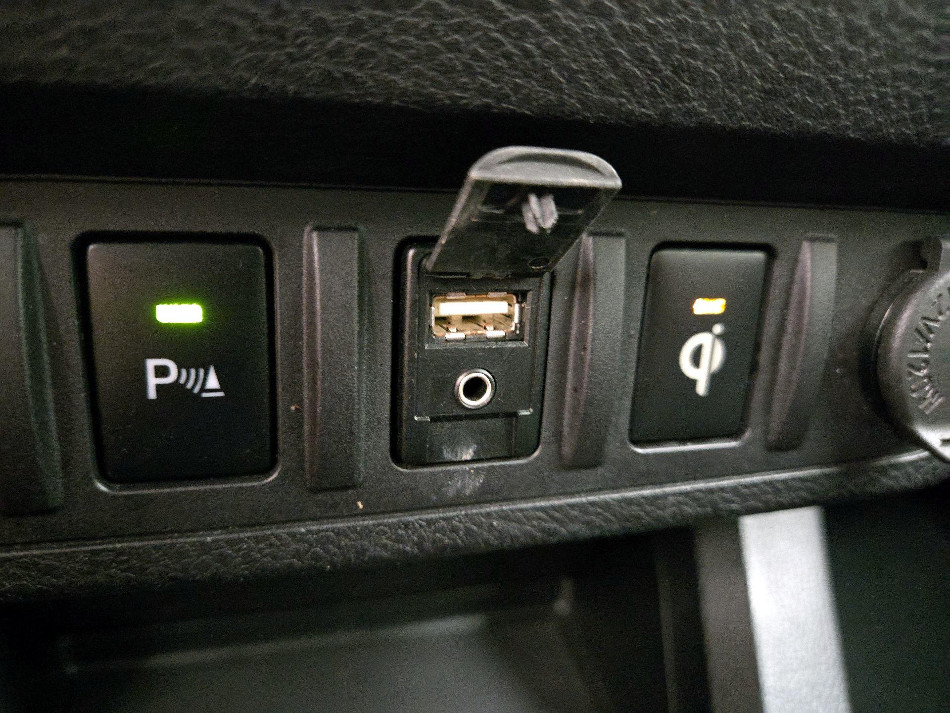 Thumbnail: 2017 Toyota Tacoma - 18