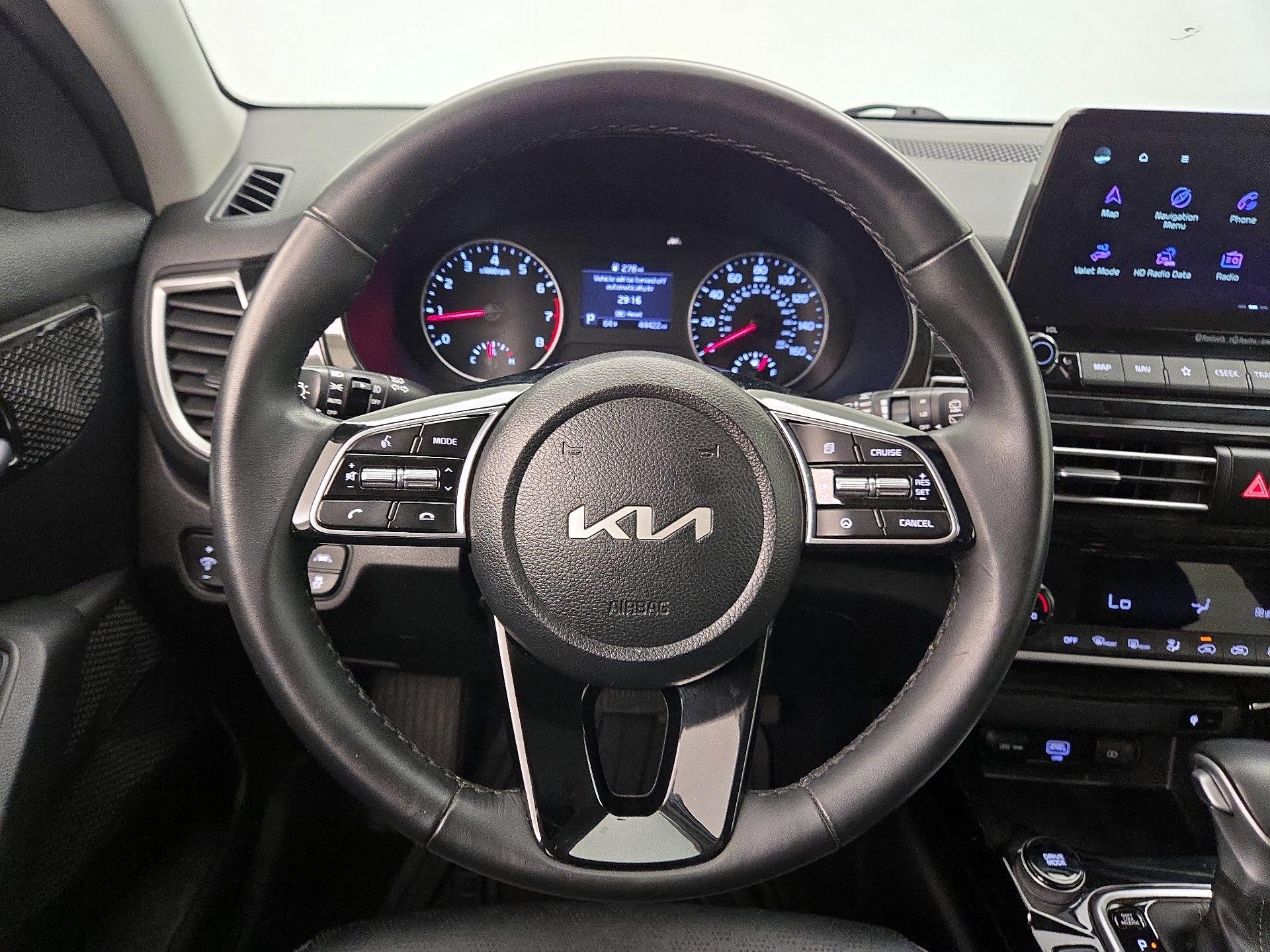 Thumbnail: 2023 Kia Seltos - 10