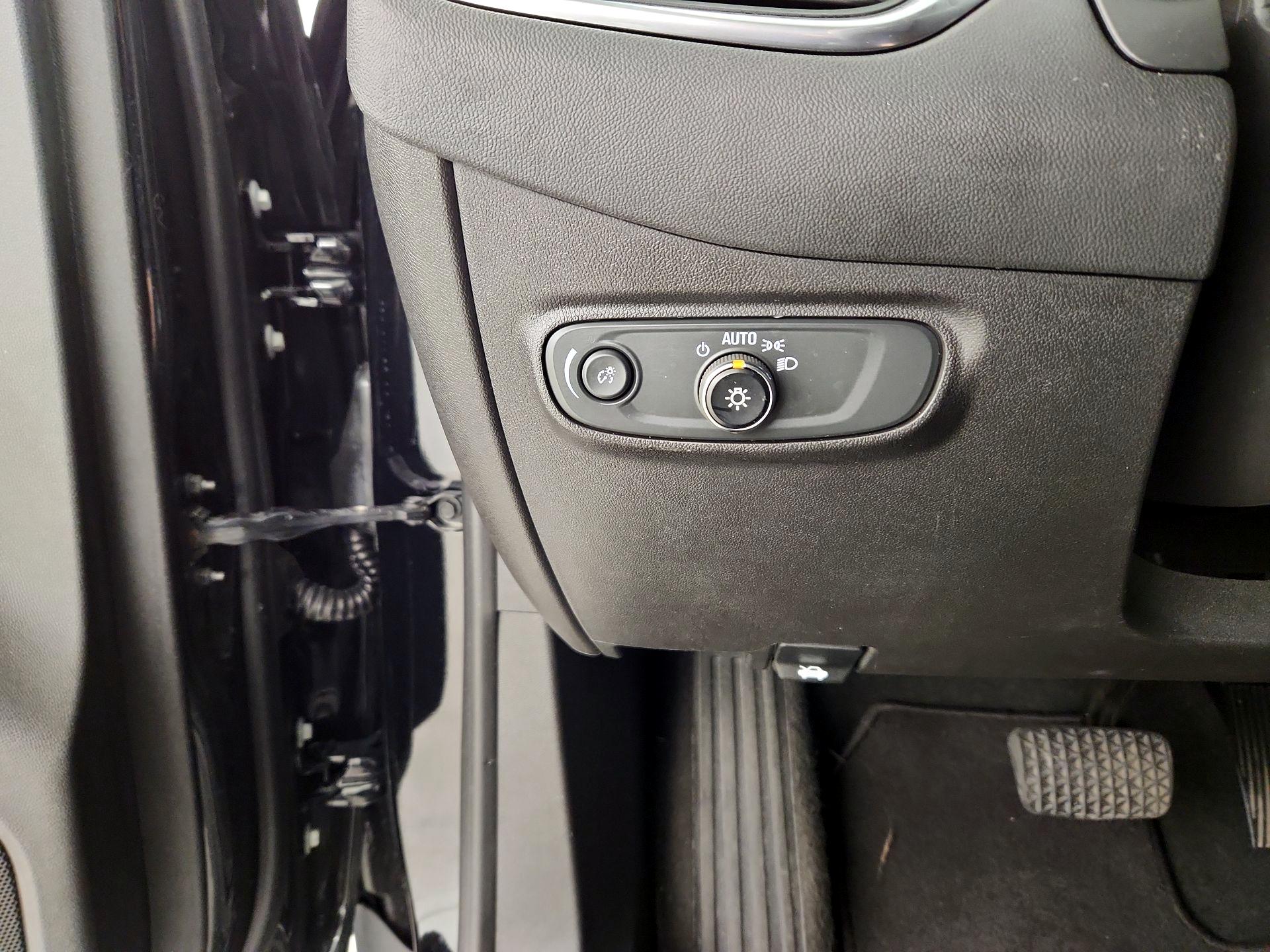 Thumbnail: 2022 Chevrolet Equinox - 13