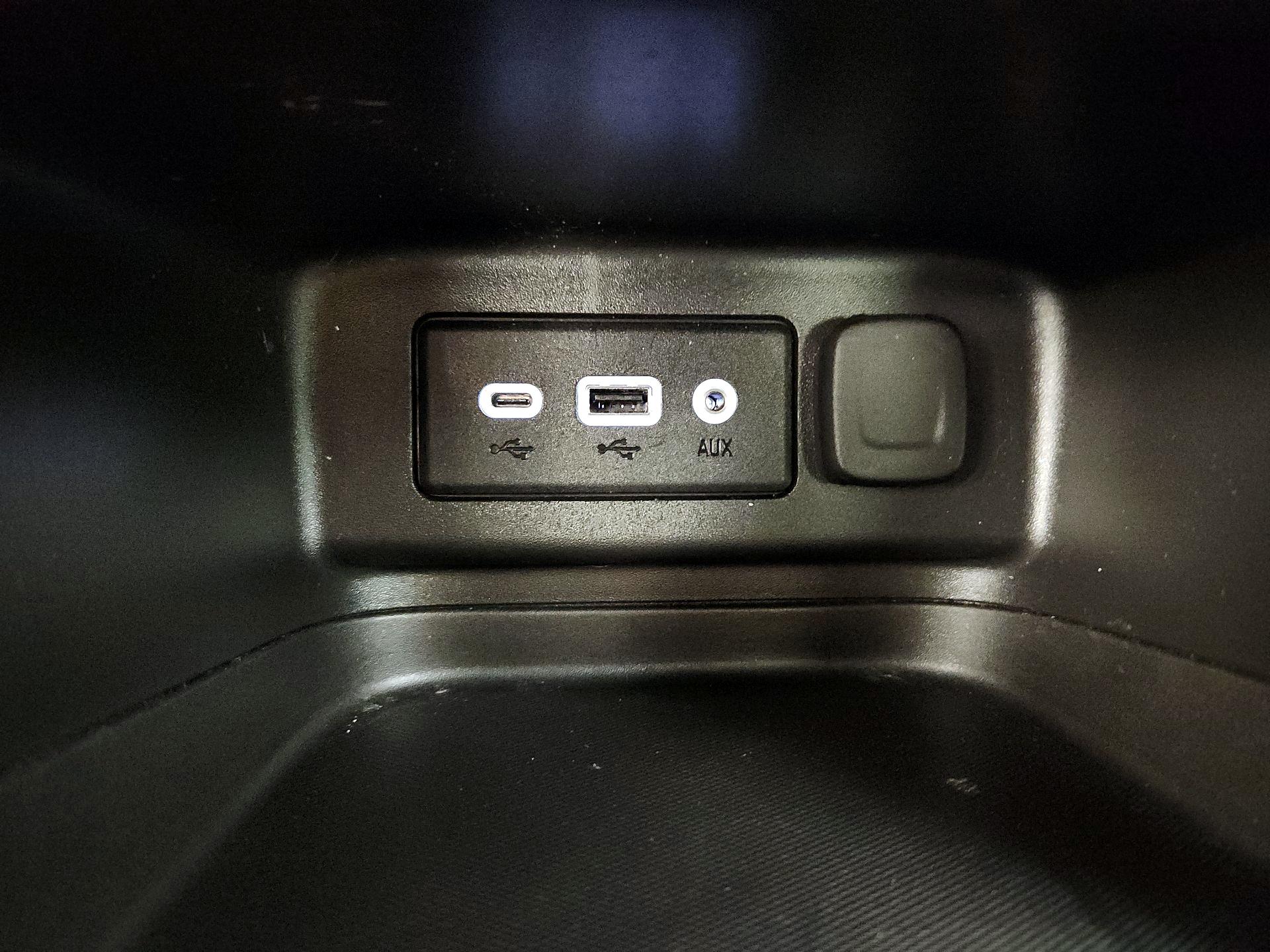 Thumbnail: 2022 Chevrolet Equinox - 18