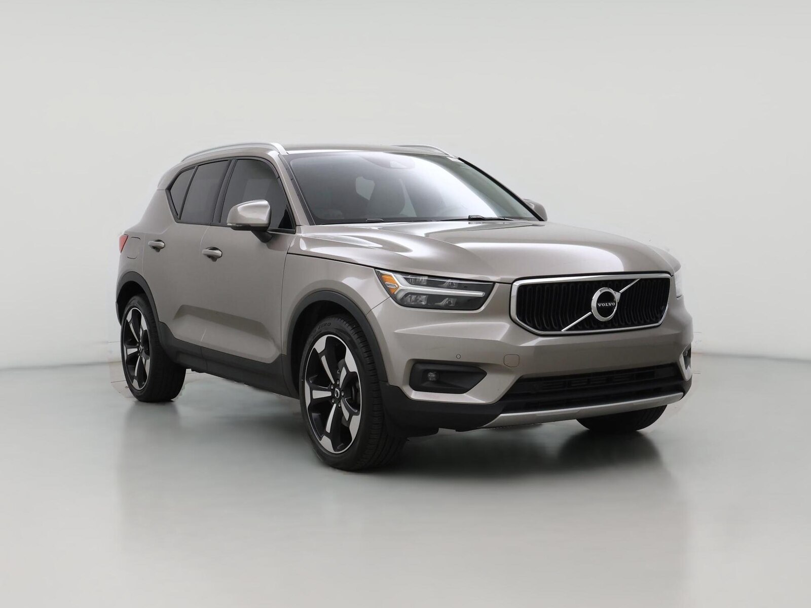 2022 Volvo XC40 Momentum