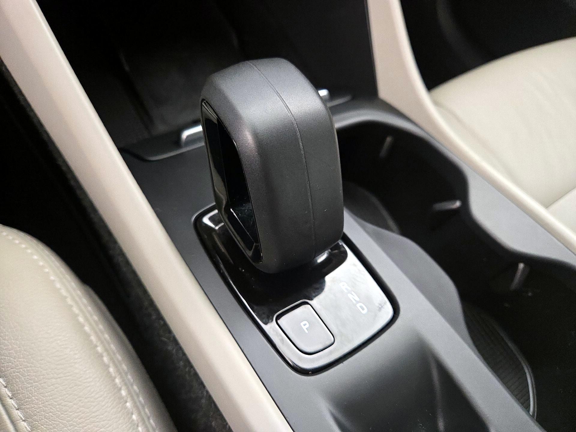 Thumbnail: 2022 Volvo XC40 - 18