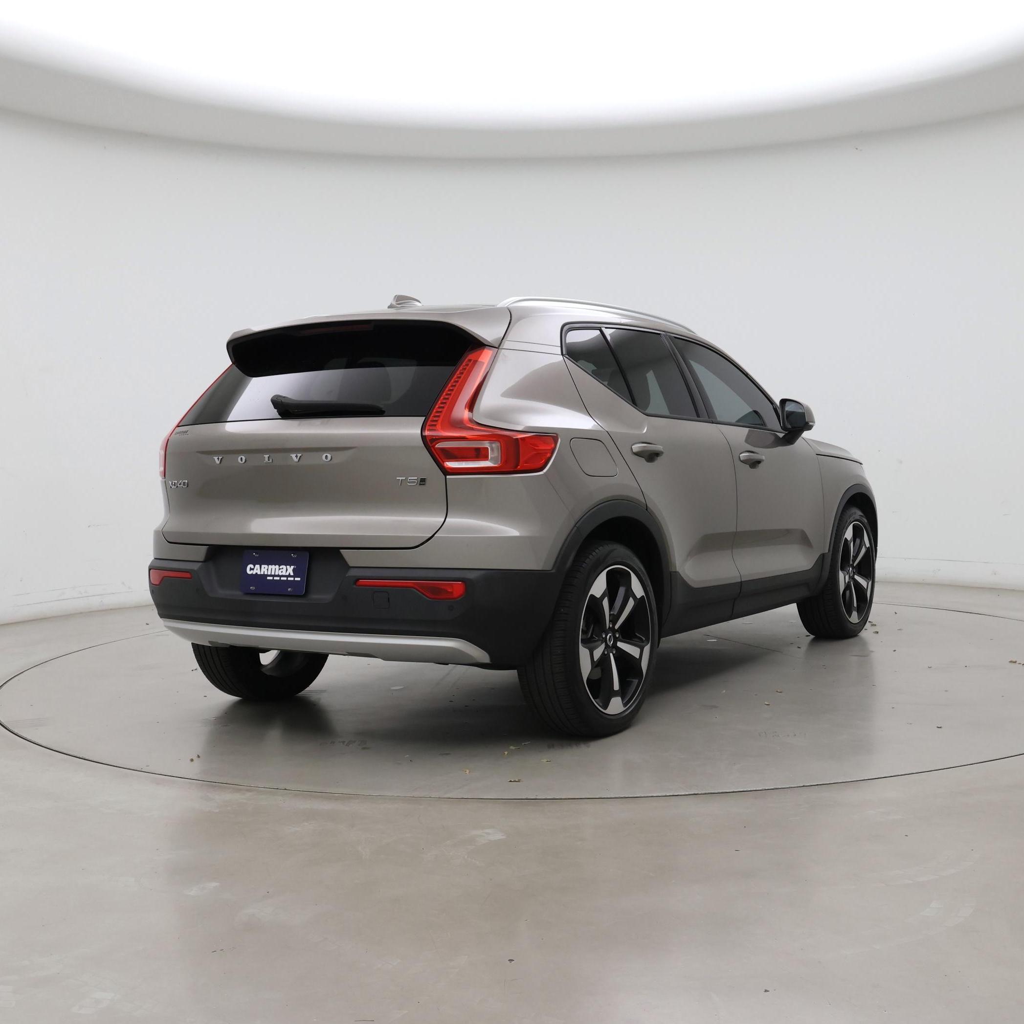 Thumbnail: 2022 Volvo XC40 - 8