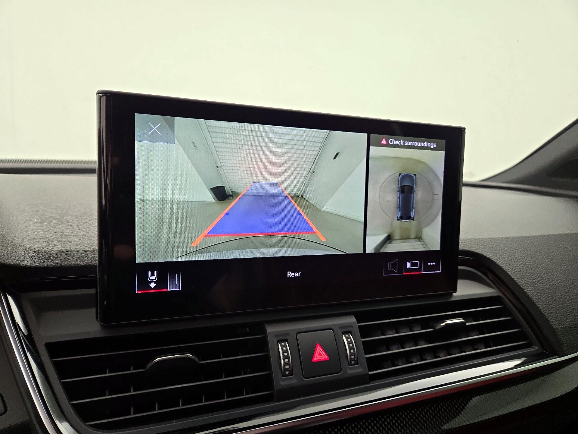 Thumbnail: 2021 Audi SQ5 - 15