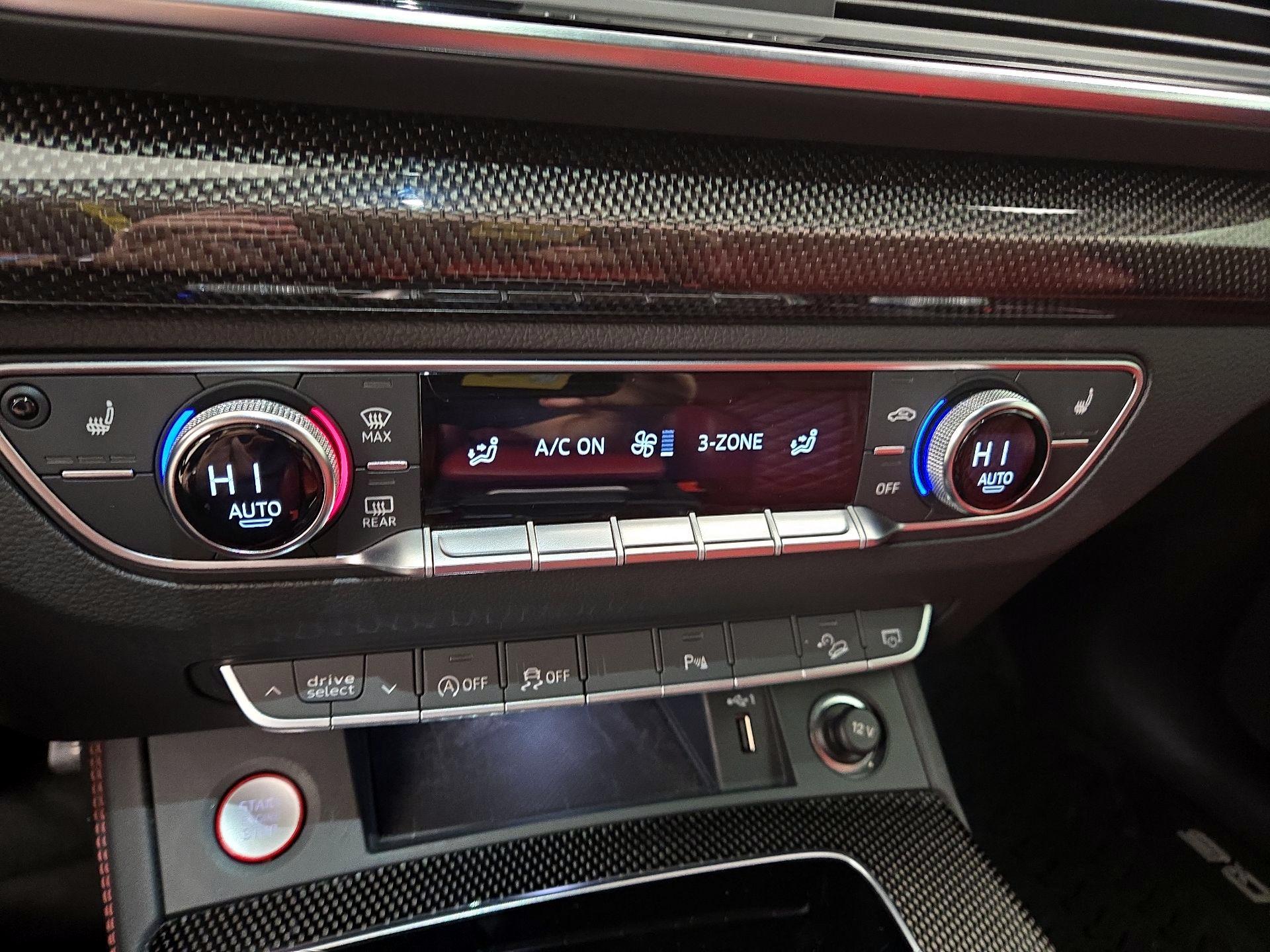 Thumbnail: 2021 Audi SQ5 - 17