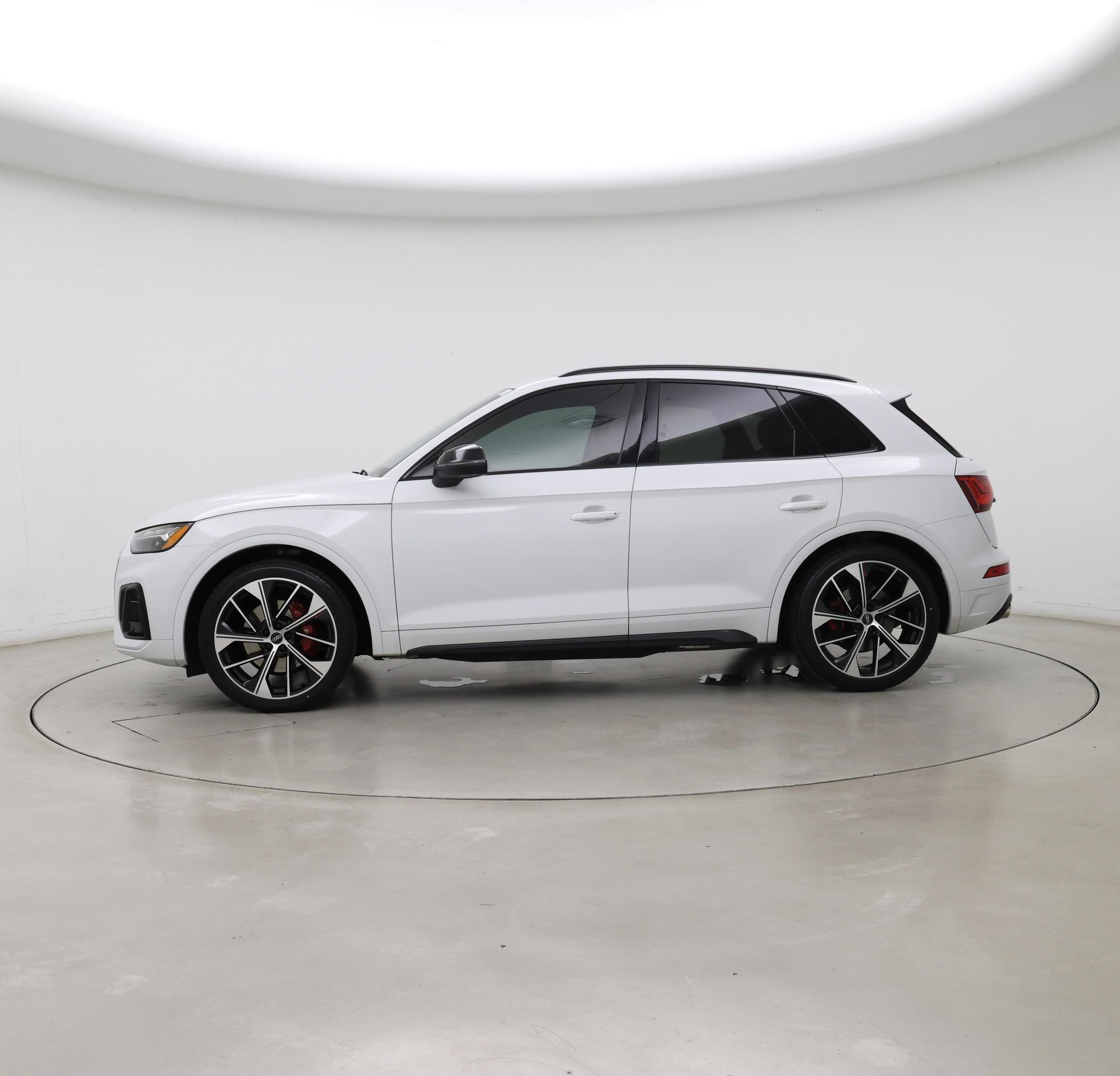 Thumbnail: 2021 Audi SQ5 - 3