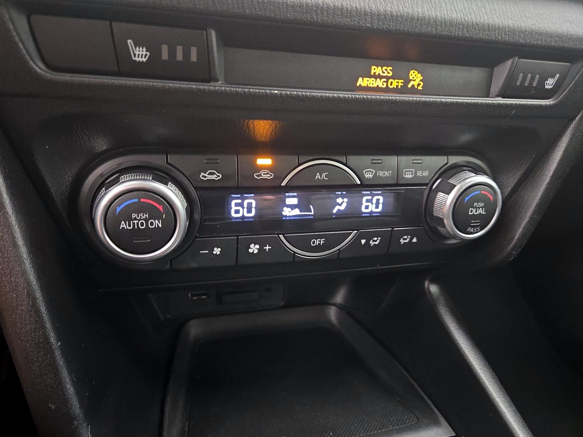 Thumbnail: 2018 Mazda Mazda3 - 17