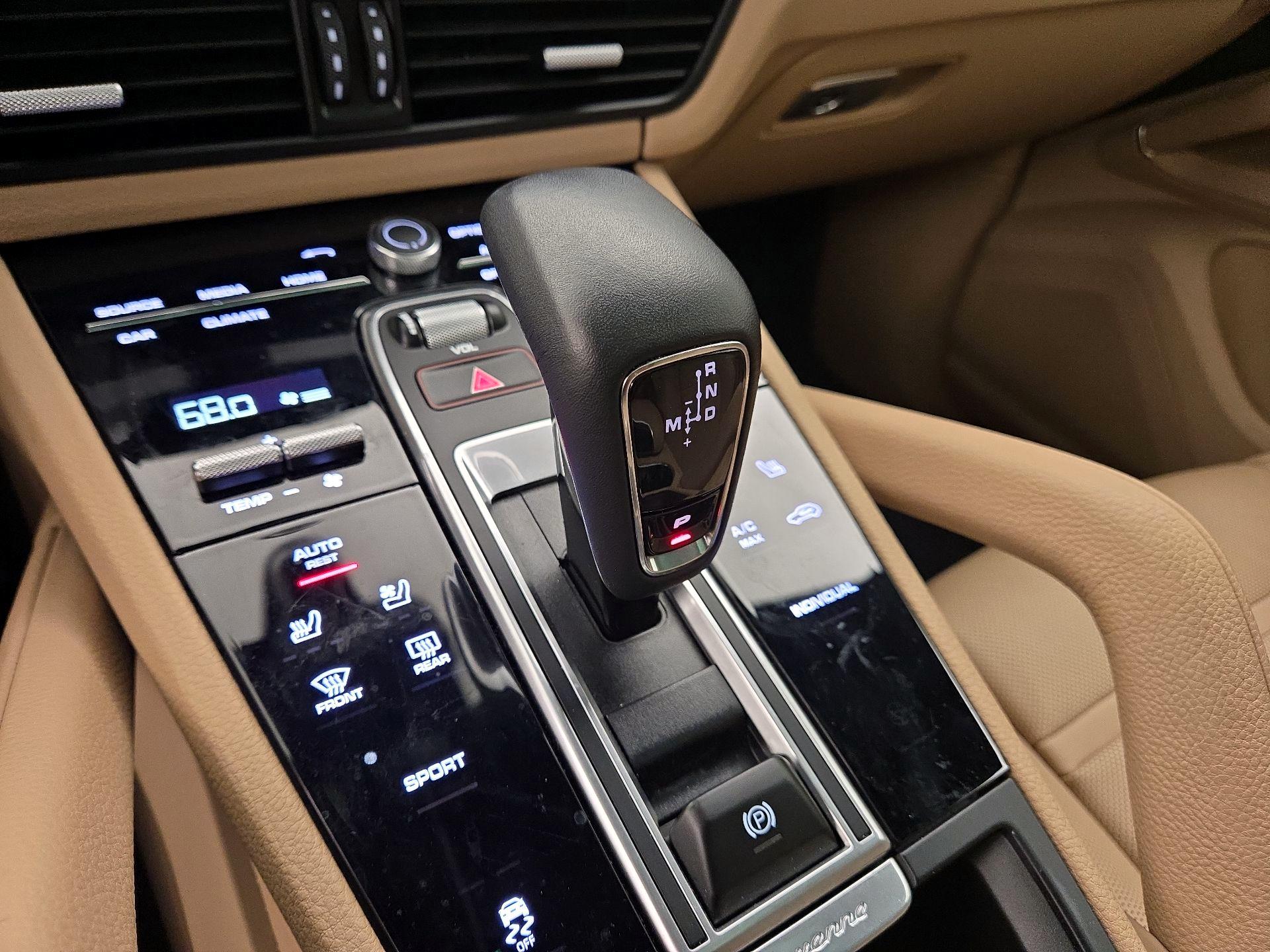 Thumbnail: 2023 Porsche Cayenne - 18