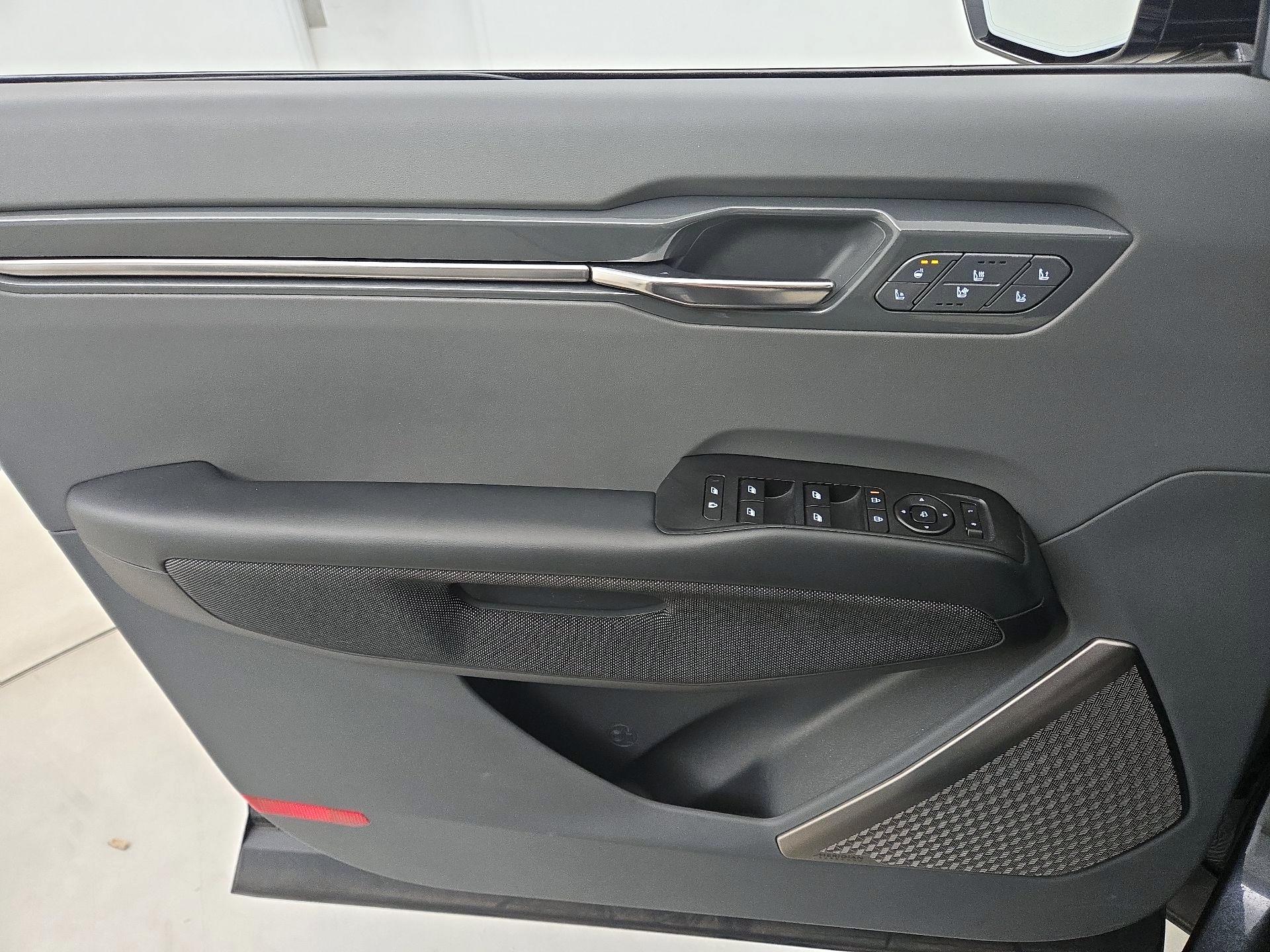 Thumbnail: 2024 Kia EV9 - 12