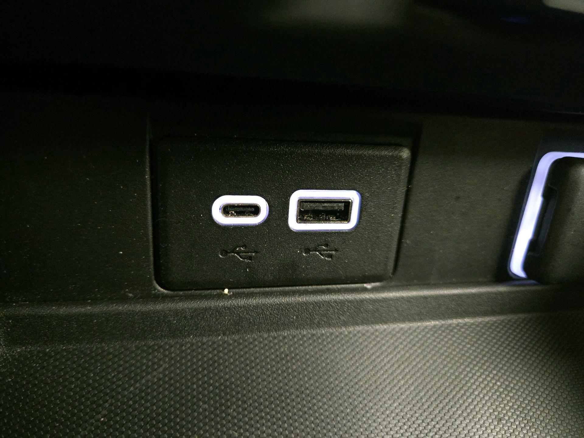 Thumbnail: 2023 Chevrolet Tahoe - 18