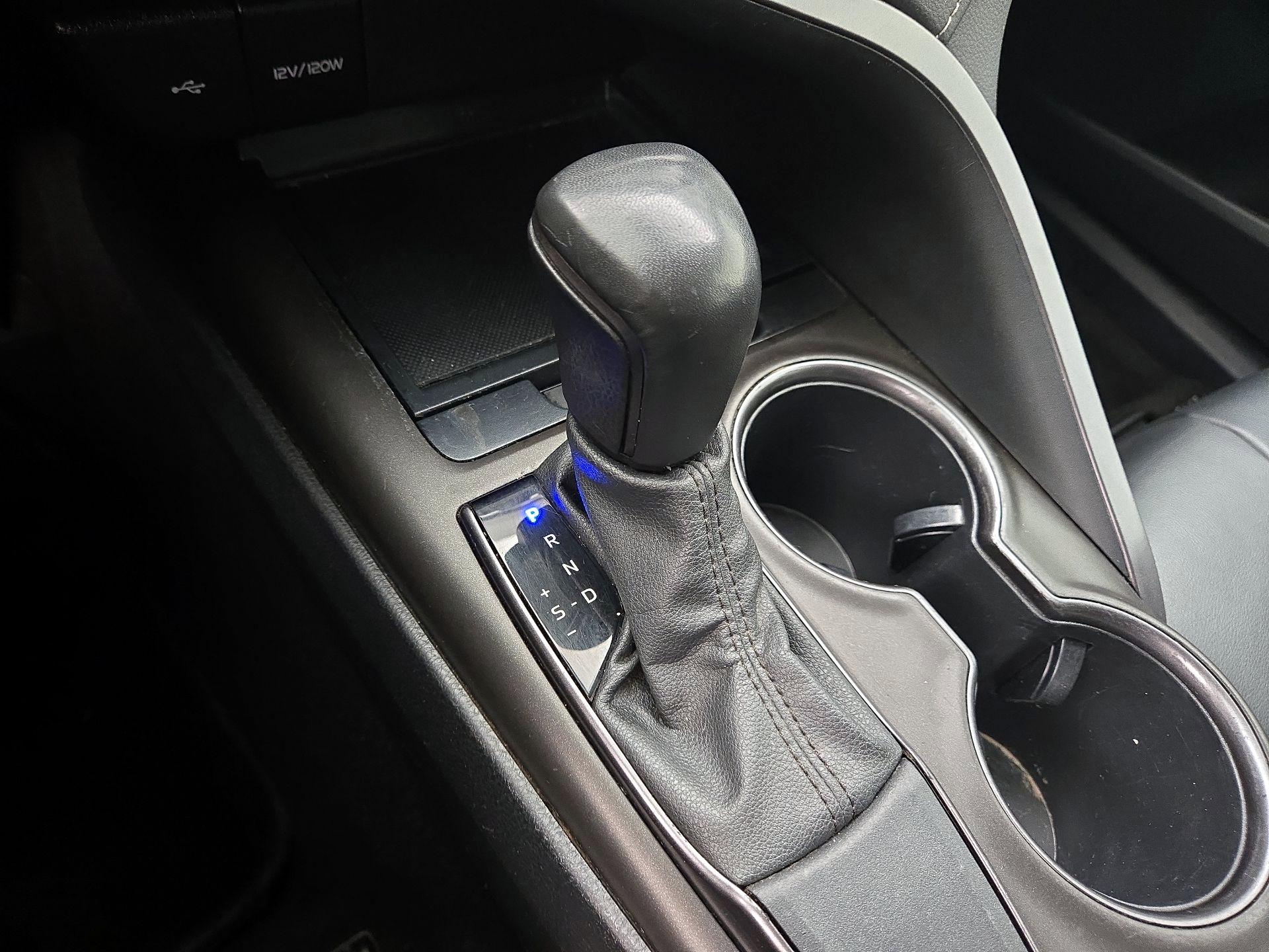 Thumbnail: 2021 Toyota Camry - 17