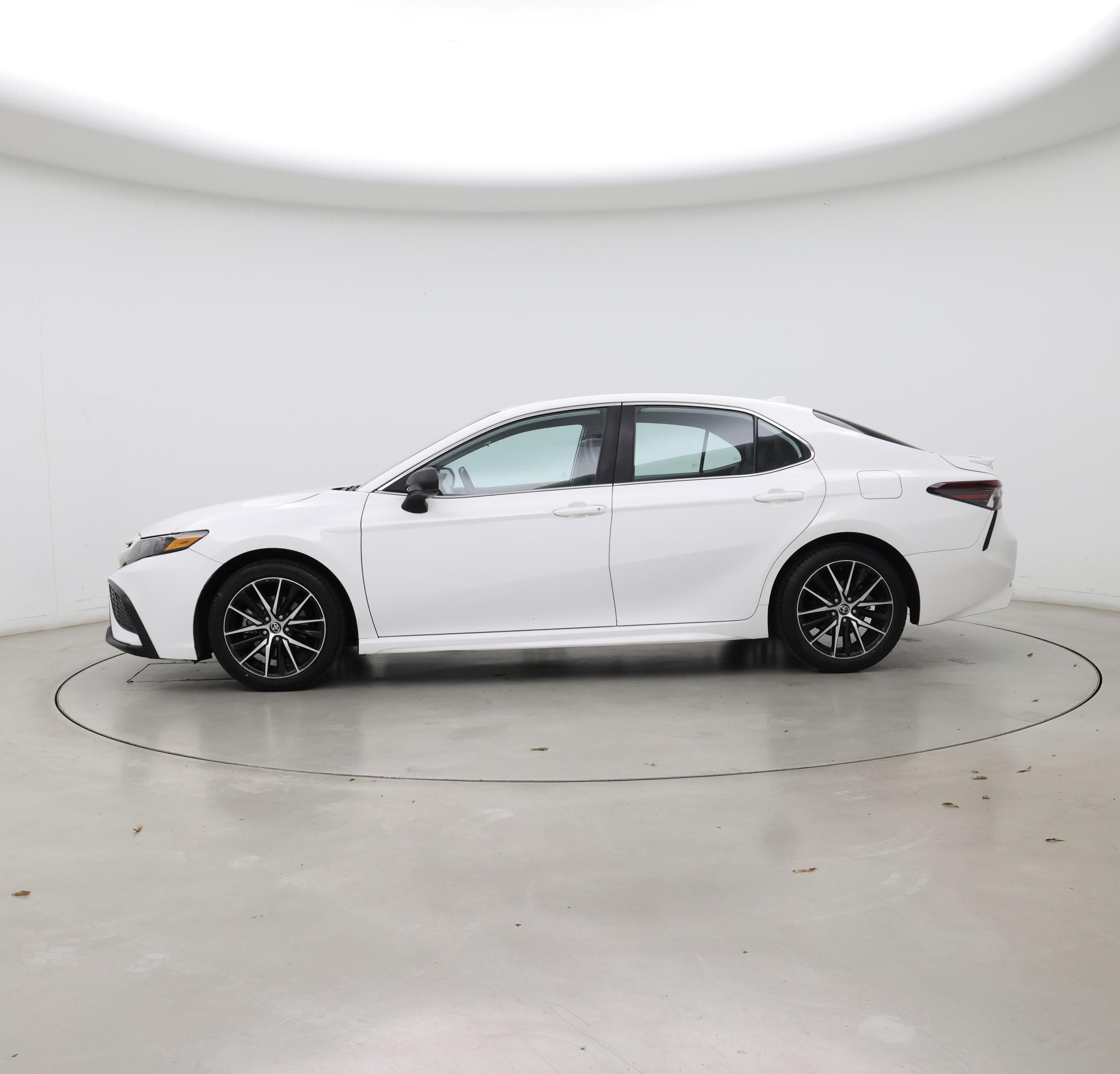Thumbnail: 2021 Toyota Camry - 3