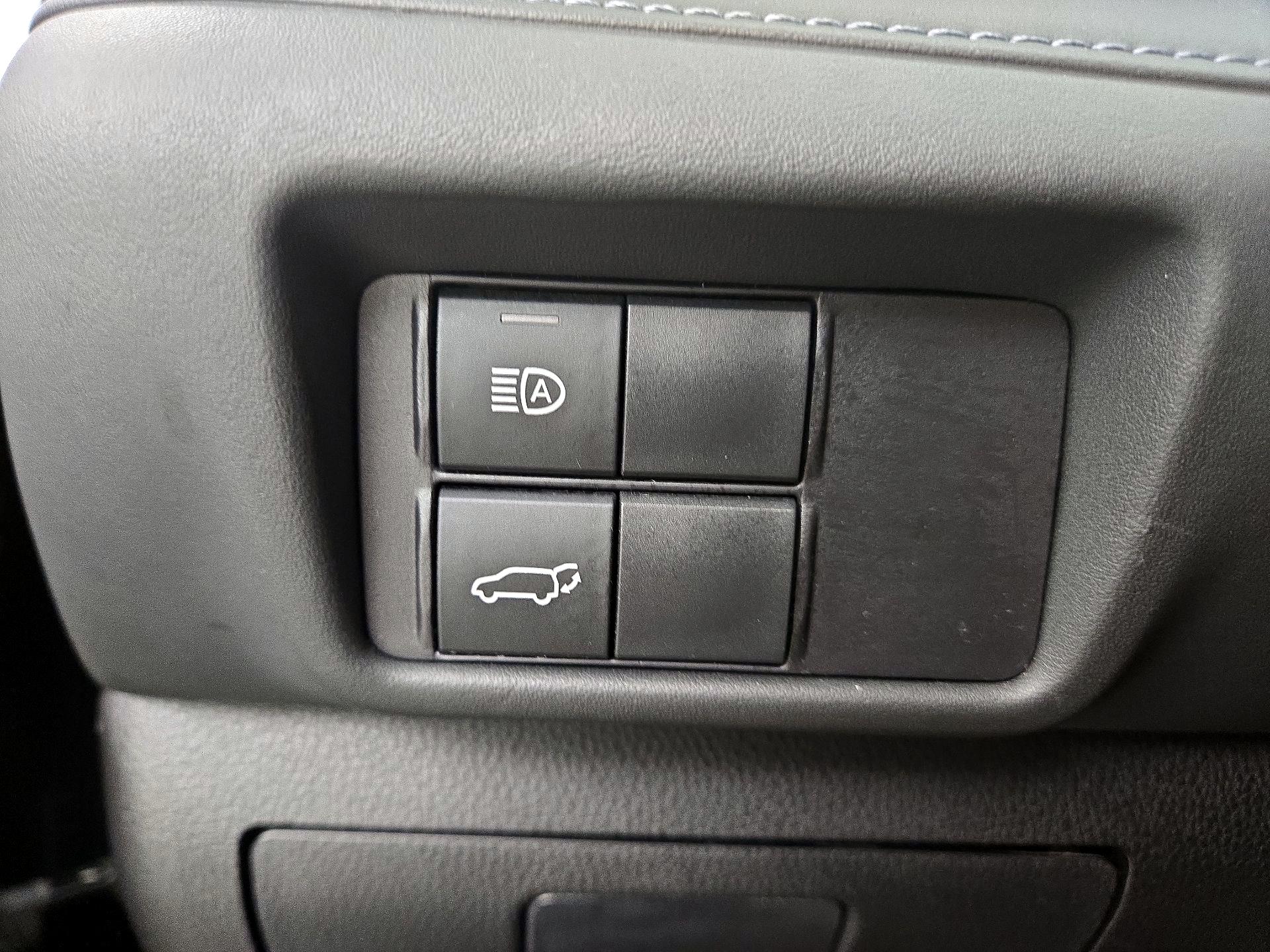 Thumbnail: 2020 Toyota Highlander - 13