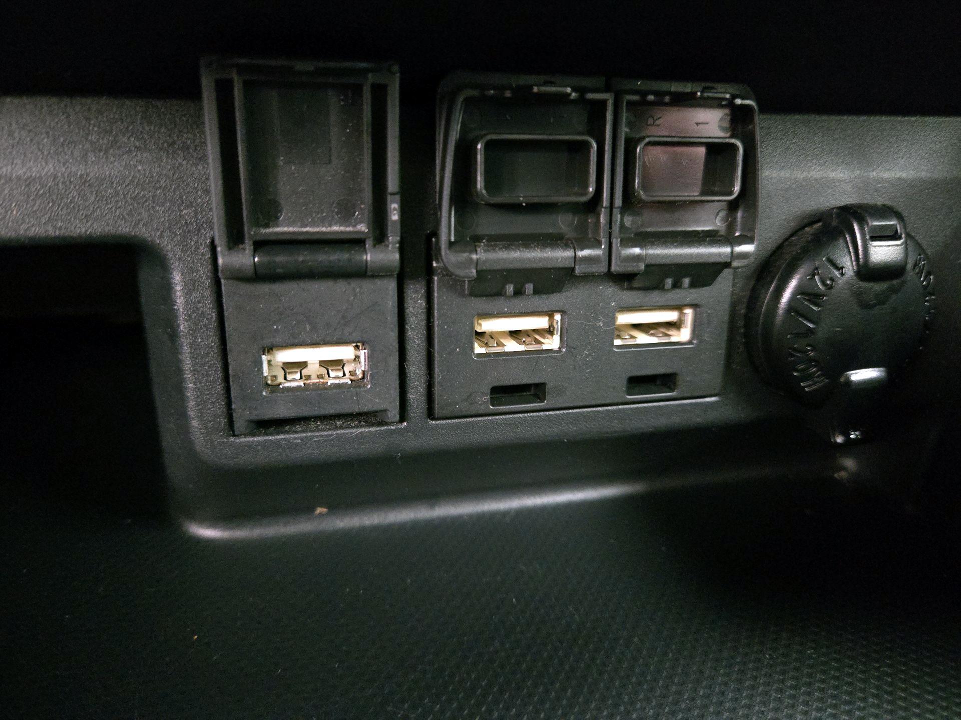 Thumbnail: 2020 Toyota Highlander - 18