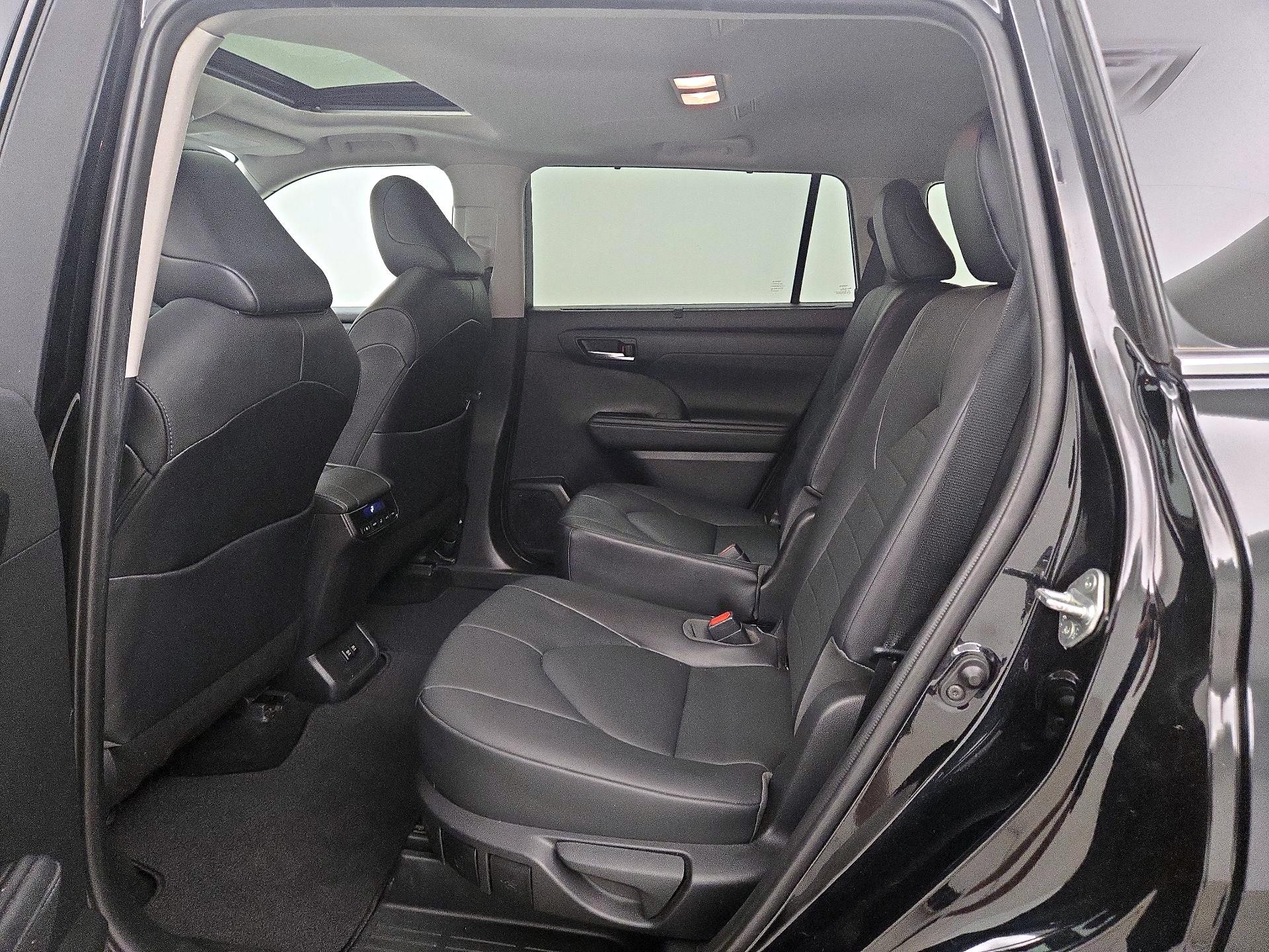 Thumbnail: 2020 Toyota Highlander - 20