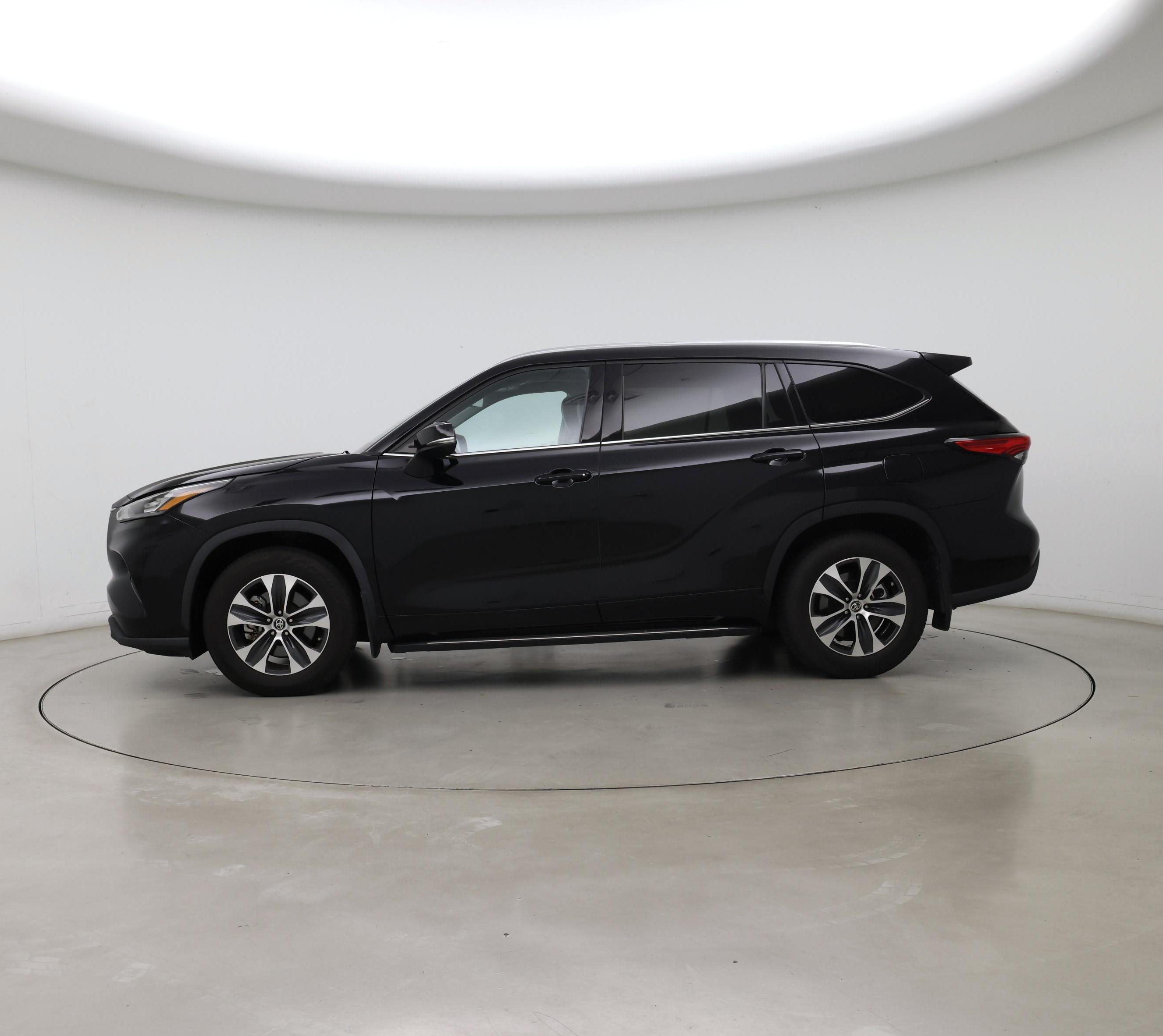 Thumbnail: 2020 Toyota Highlander - 3