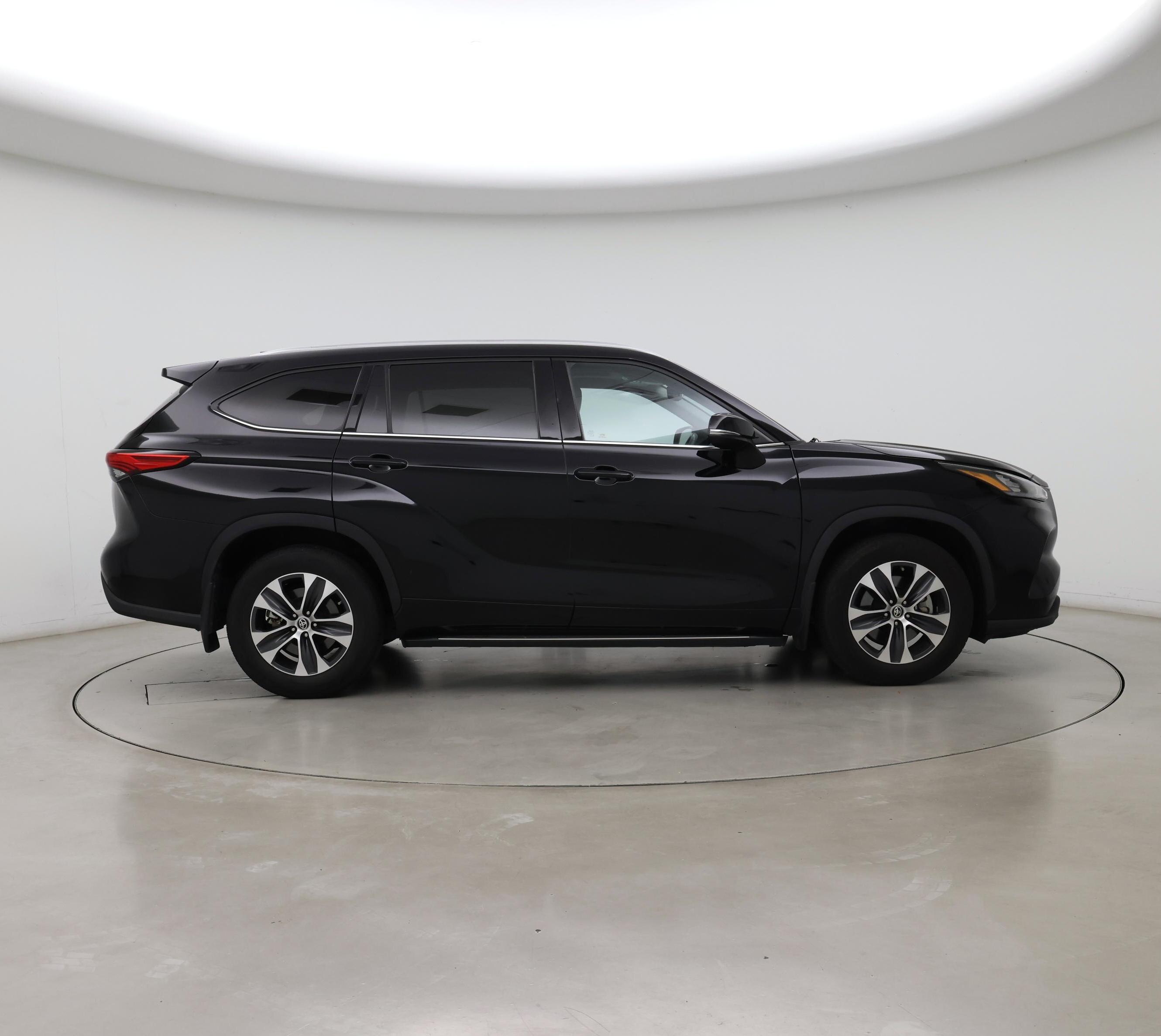 Thumbnail: 2020 Toyota Highlander - 7