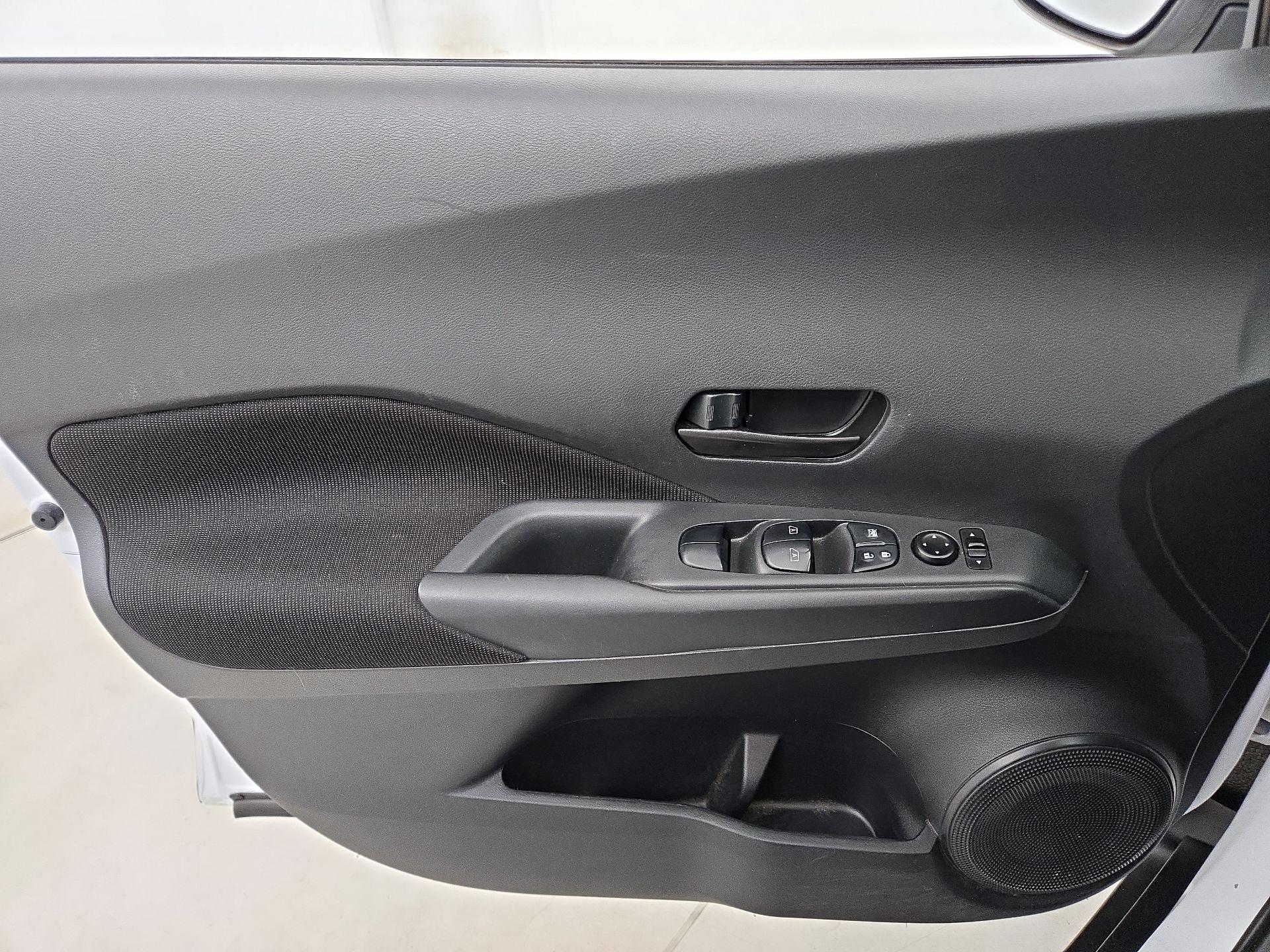 Thumbnail: 2022 Nissan Kicks - 12