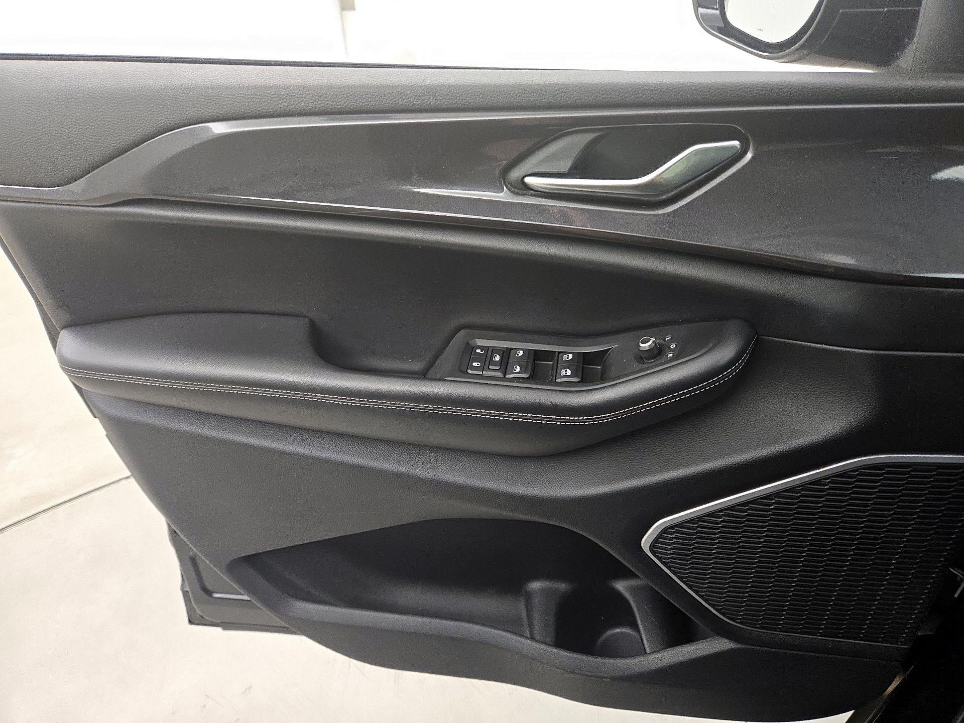 Thumbnail: 2022 Jeep Grand Cherokee L - 12