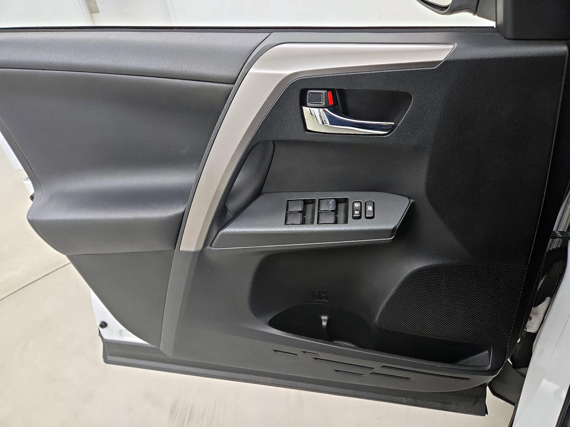 Thumbnail: 2017 Toyota RAV4 - 12