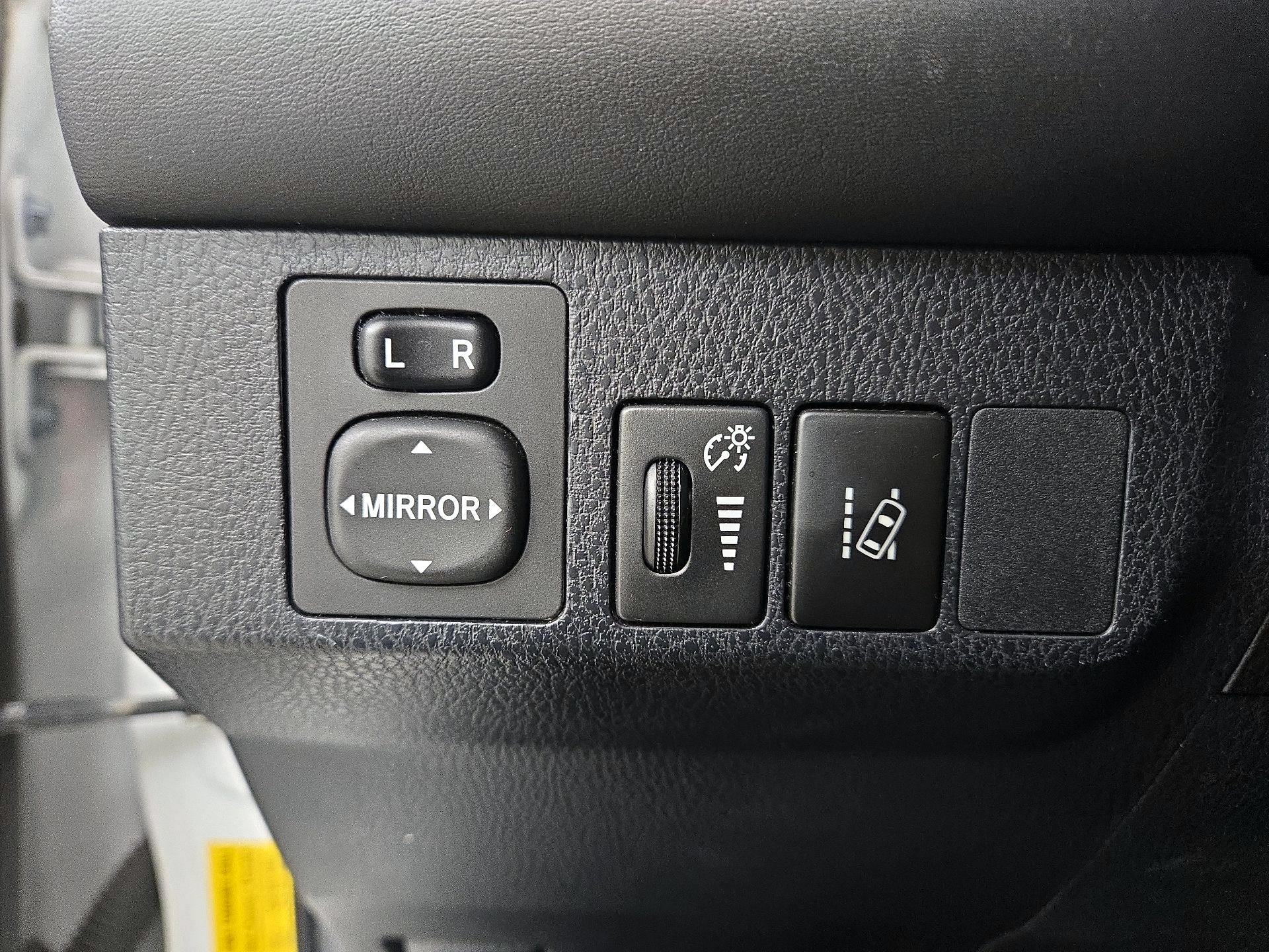 Thumbnail: 2017 Toyota RAV4 - 13