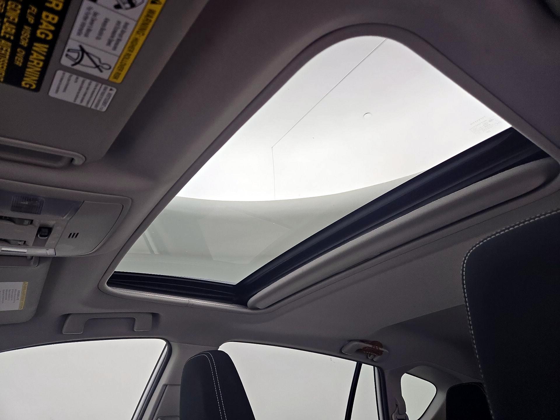 Thumbnail: 2017 Toyota RAV4 - 19