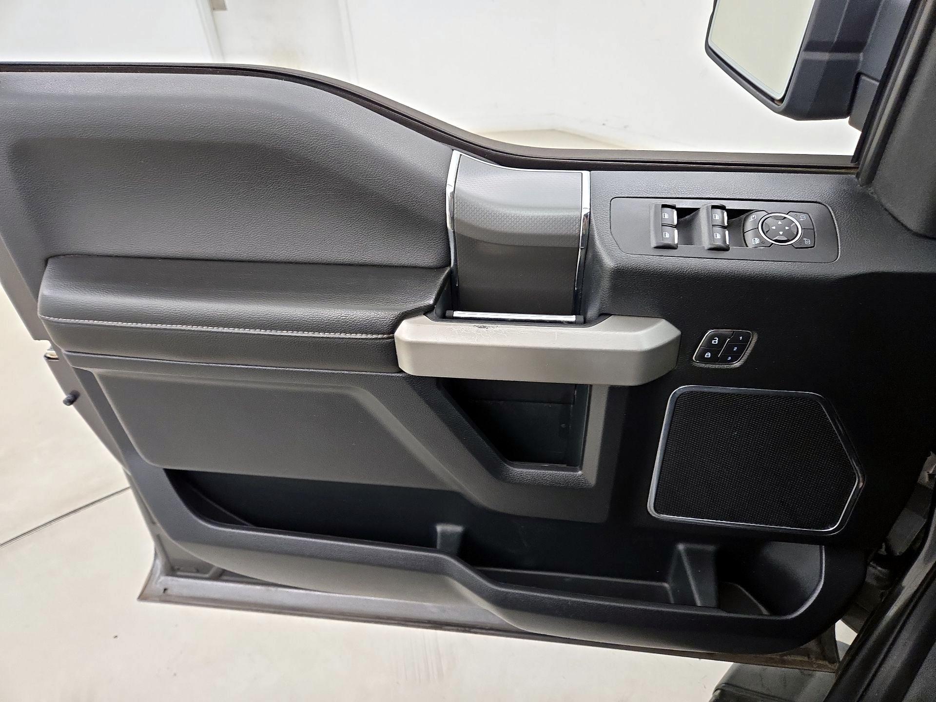 Thumbnail: 2015 Ford F-150 - 12