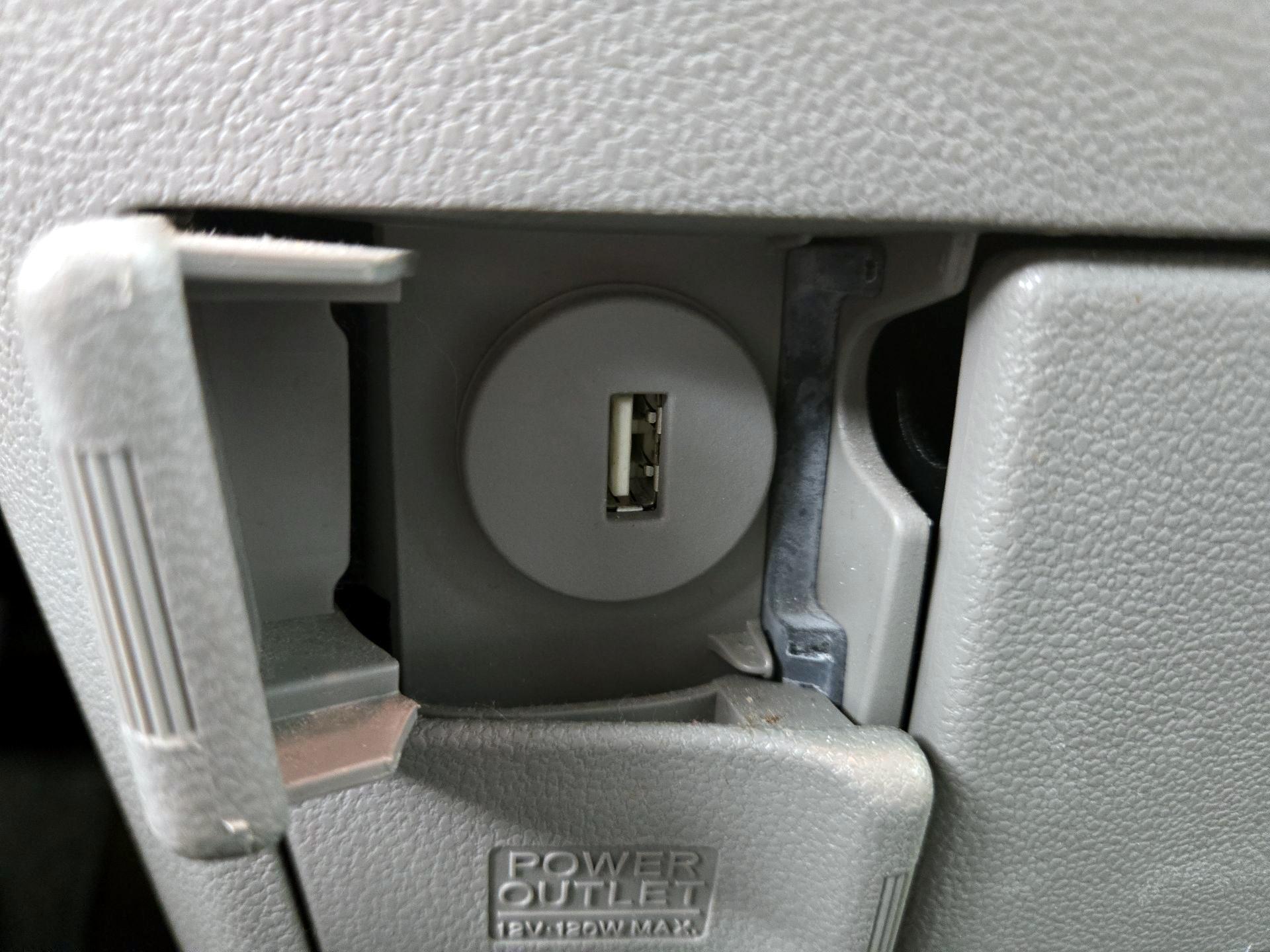 Thumbnail: 2015 Honda Odyssey - 18