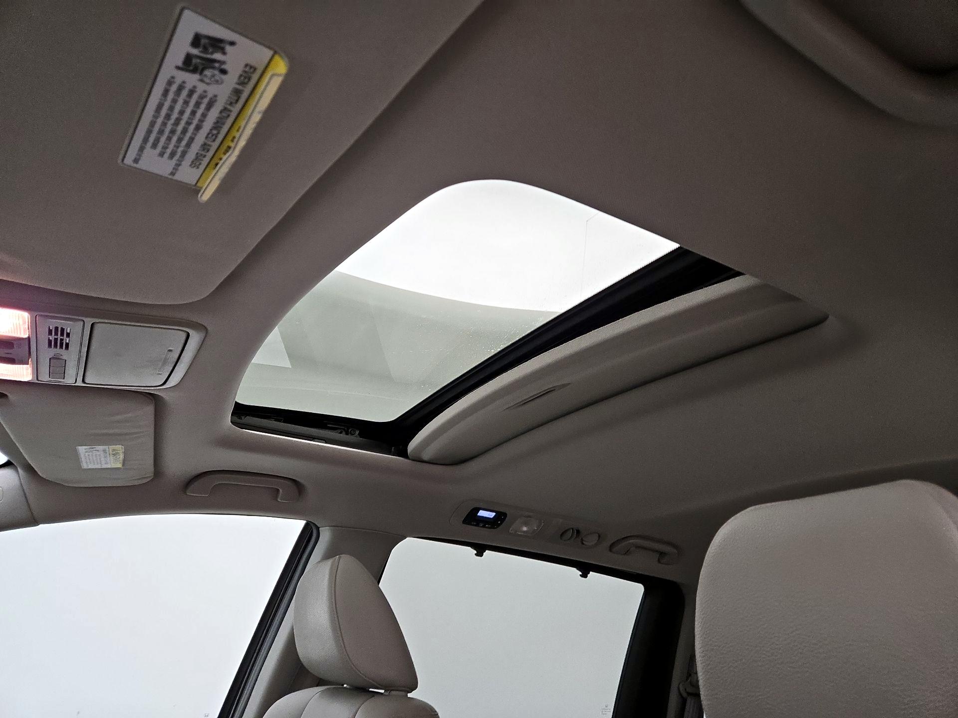 Thumbnail: 2015 Honda Odyssey - 19