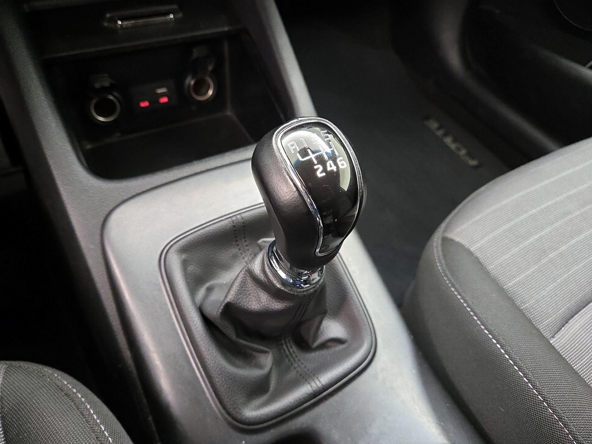 Thumbnail: 2015 Kia Forte - 16