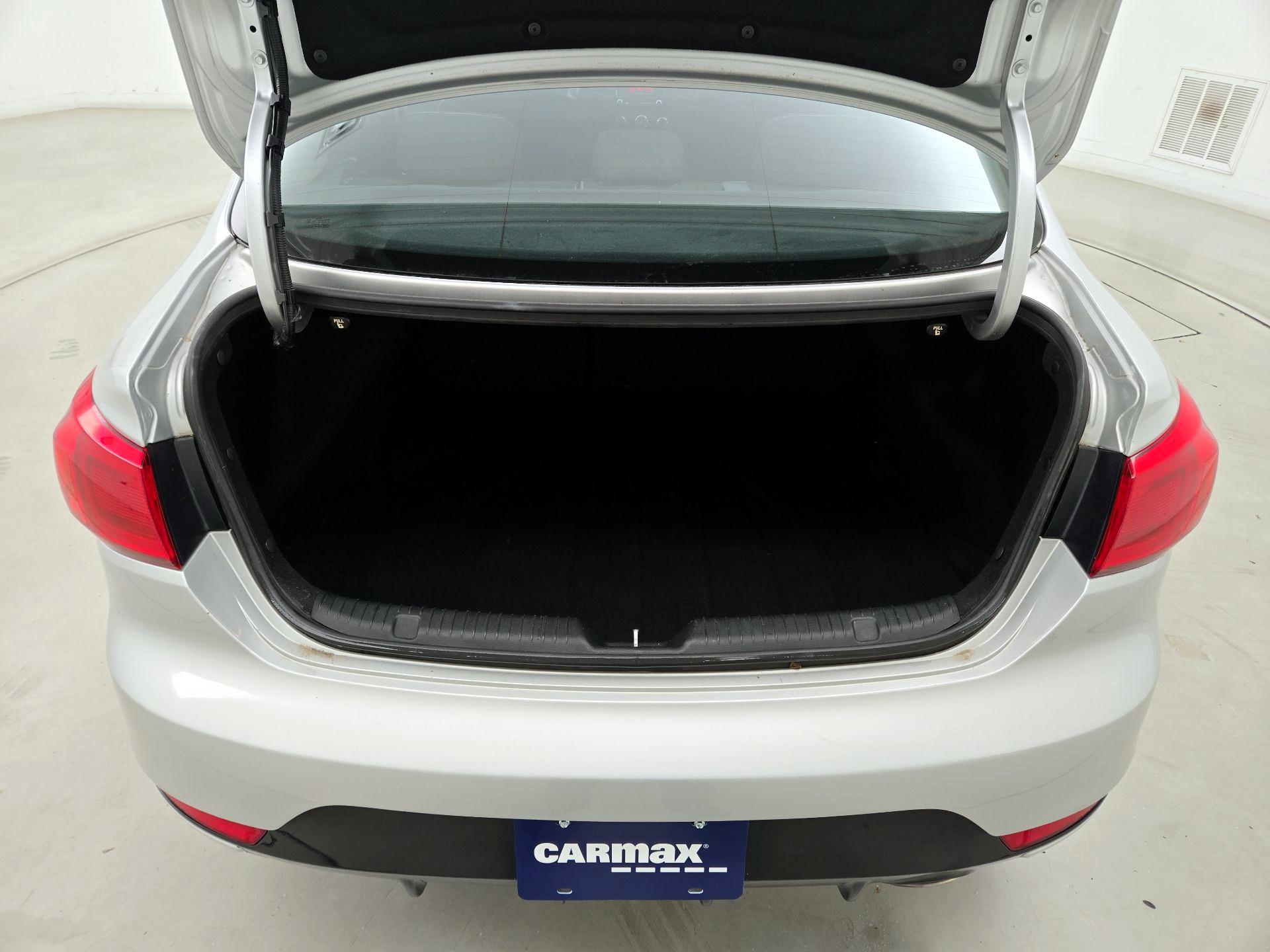 Thumbnail: 2015 Kia Forte - 18