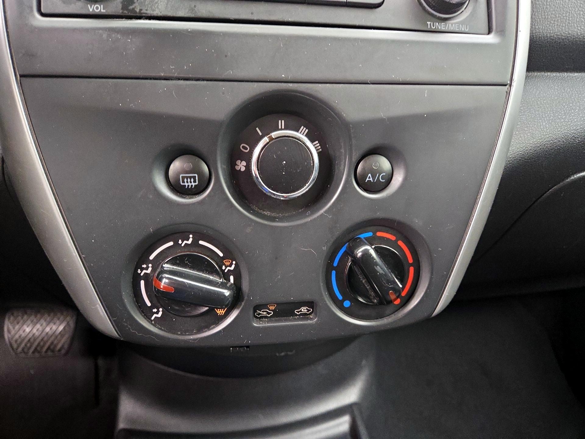 Thumbnail: 2015 Nissan Versa - 15