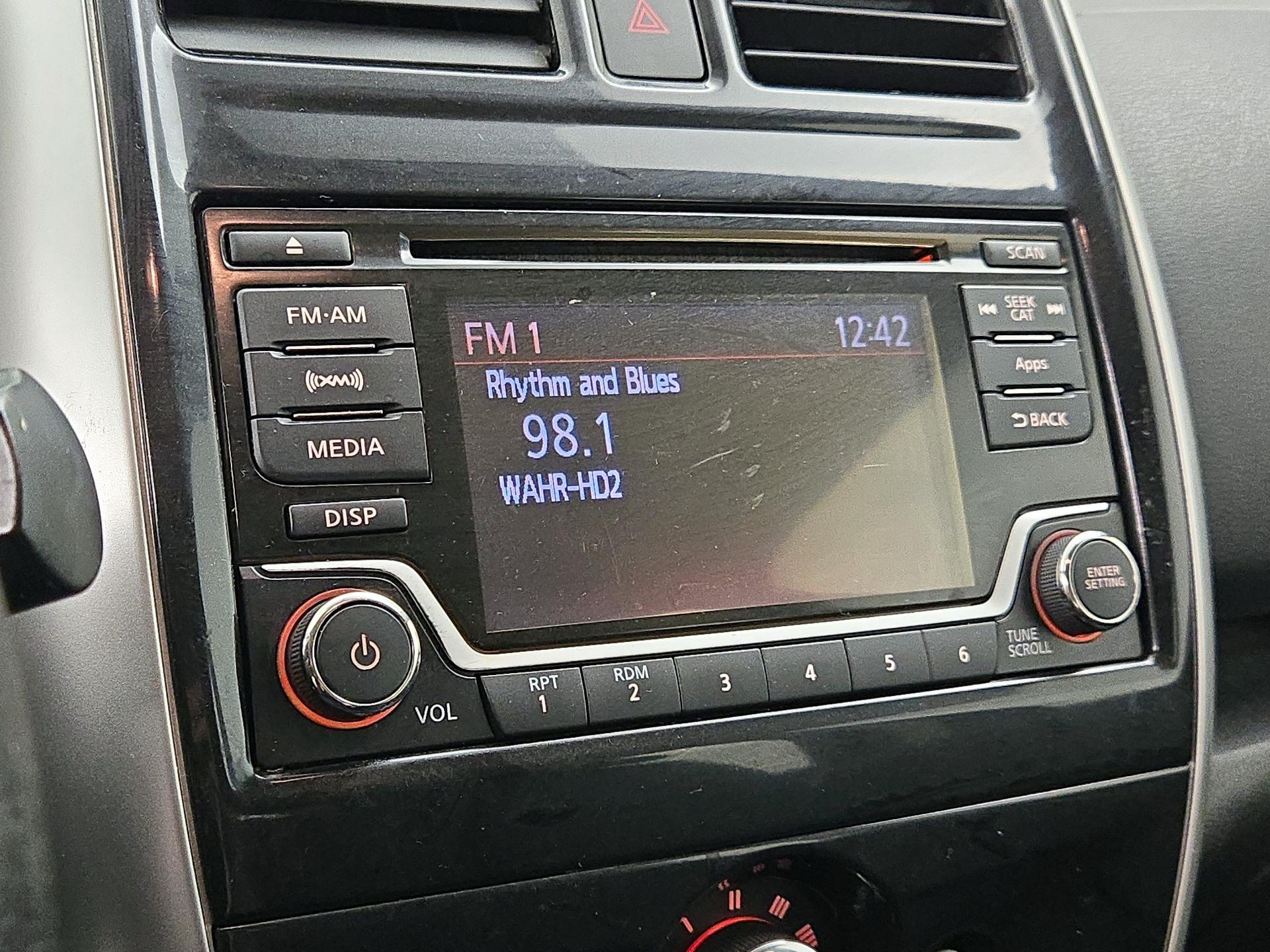 Thumbnail: 2016 Nissan Versa Note - 15