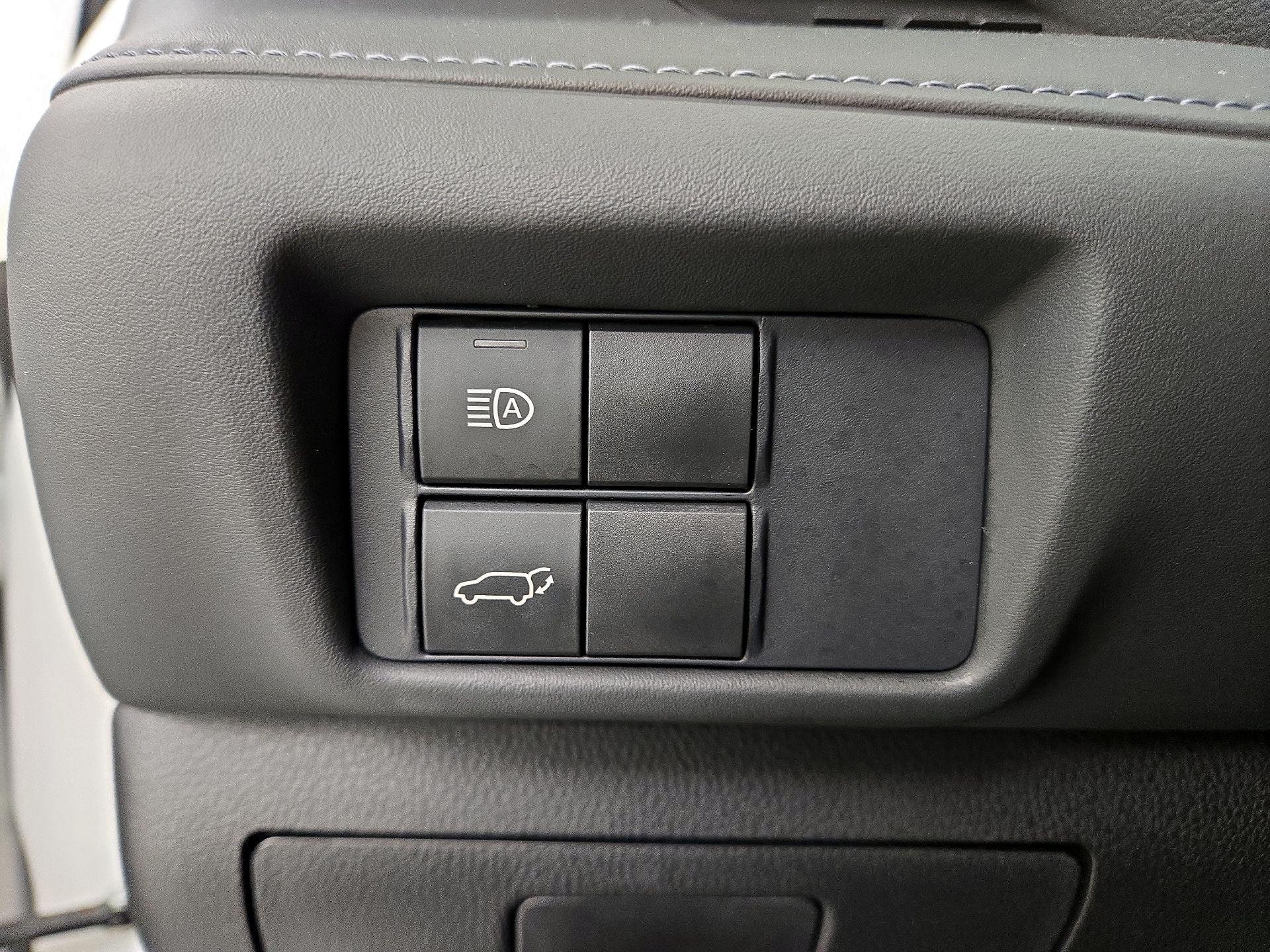 Thumbnail: 2021 Toyota Highlander - 13