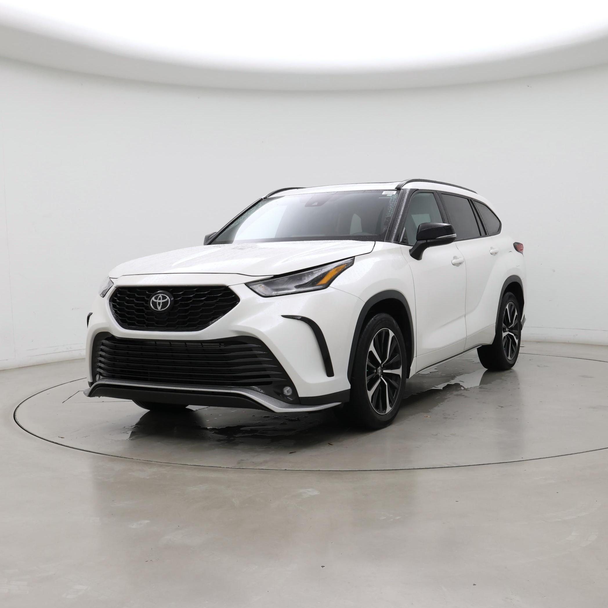 Thumbnail: 2021 Toyota Highlander - 4