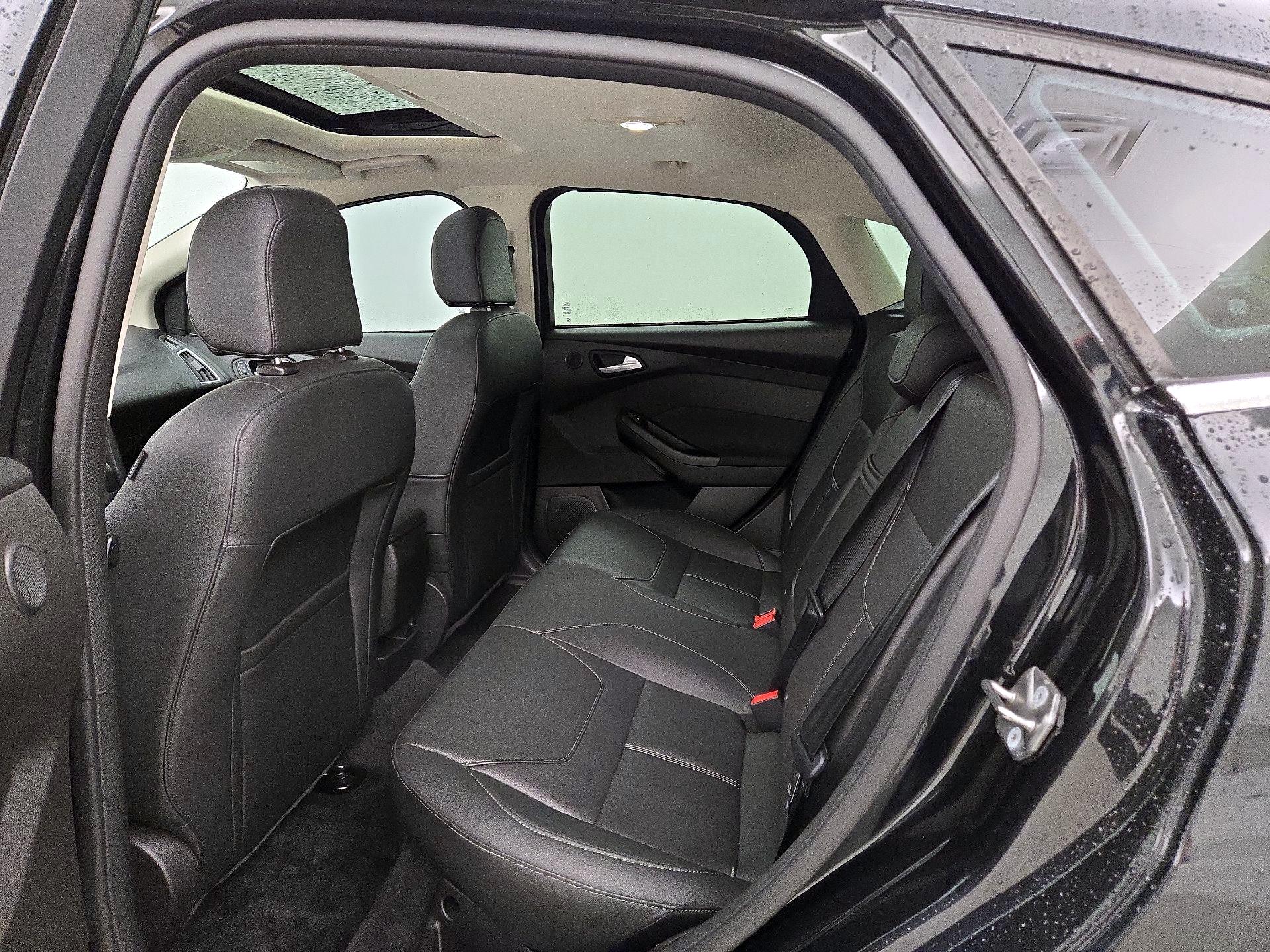 Thumbnail: 2015 Ford Focus - 20